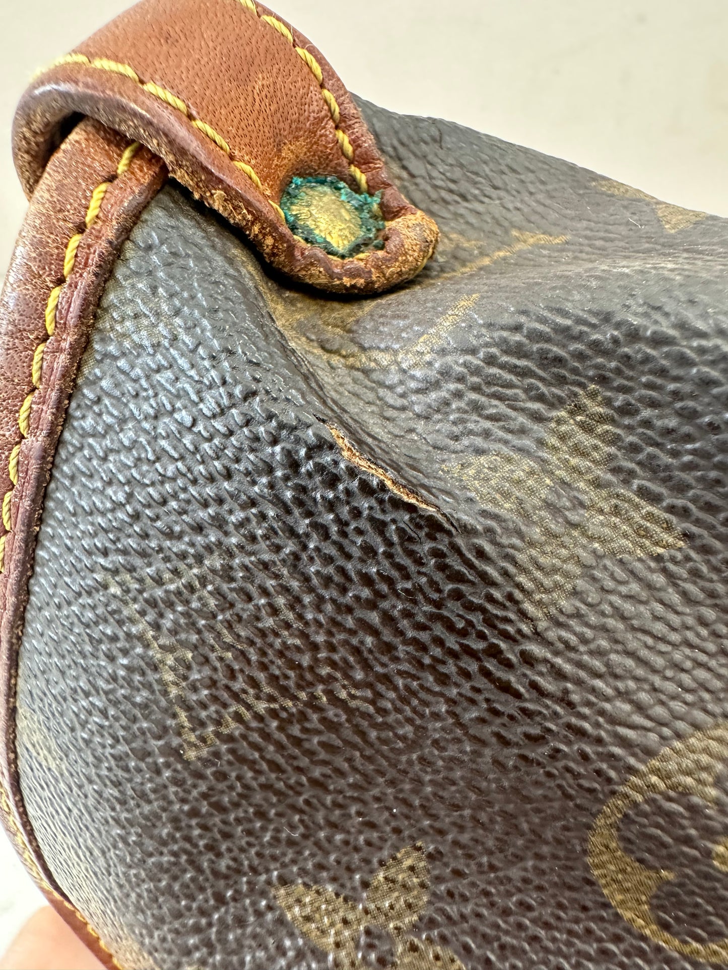 Louis Vuitton Saumur 30