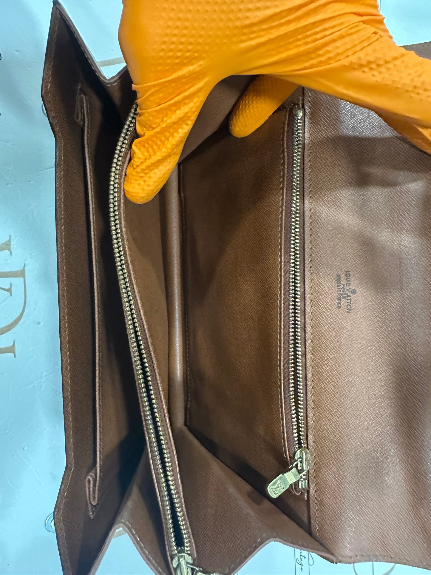 016872 - Louis Vuitton Concorde