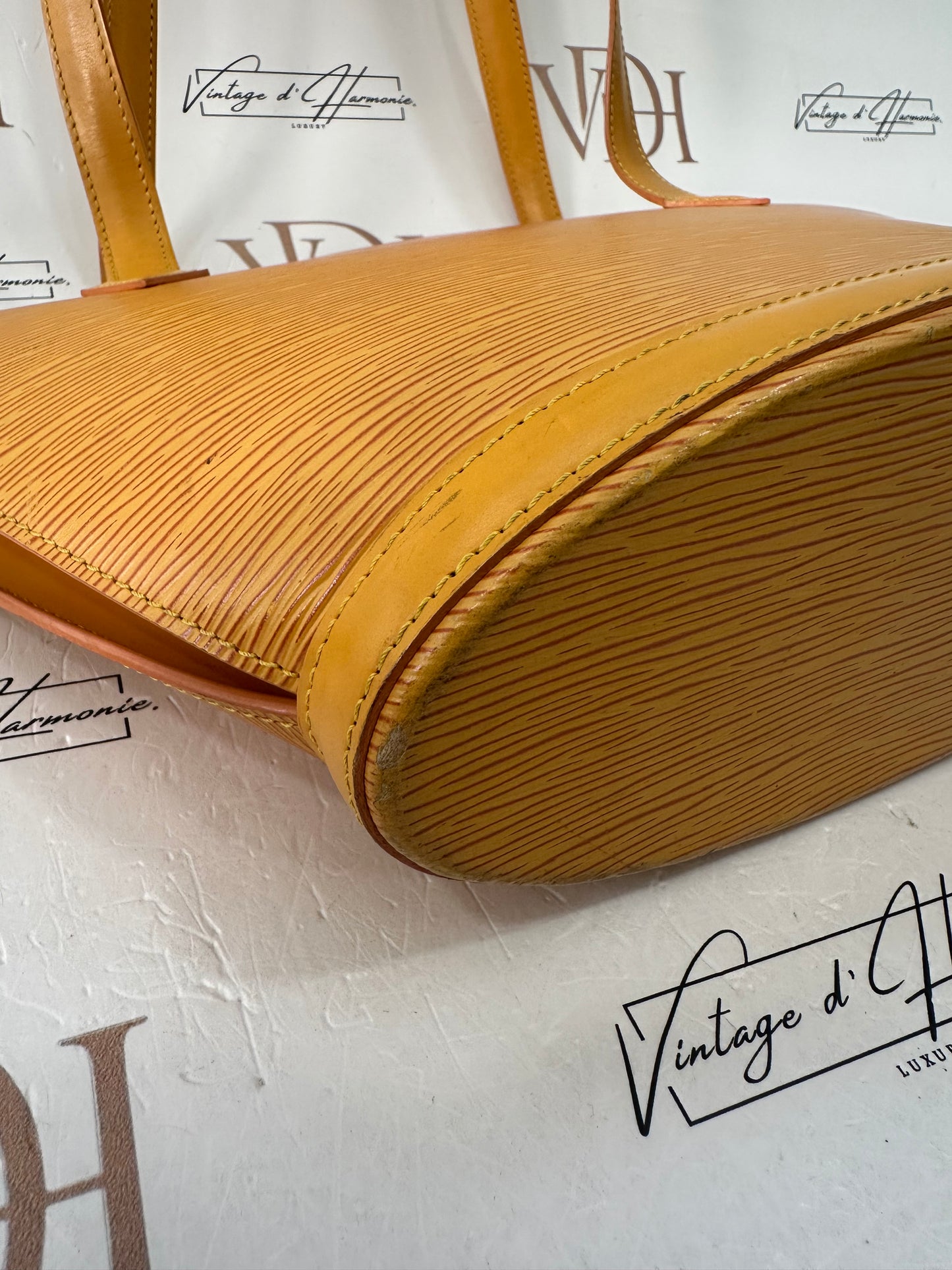 016875 - Louis Vuitton Epi Saint Jacques