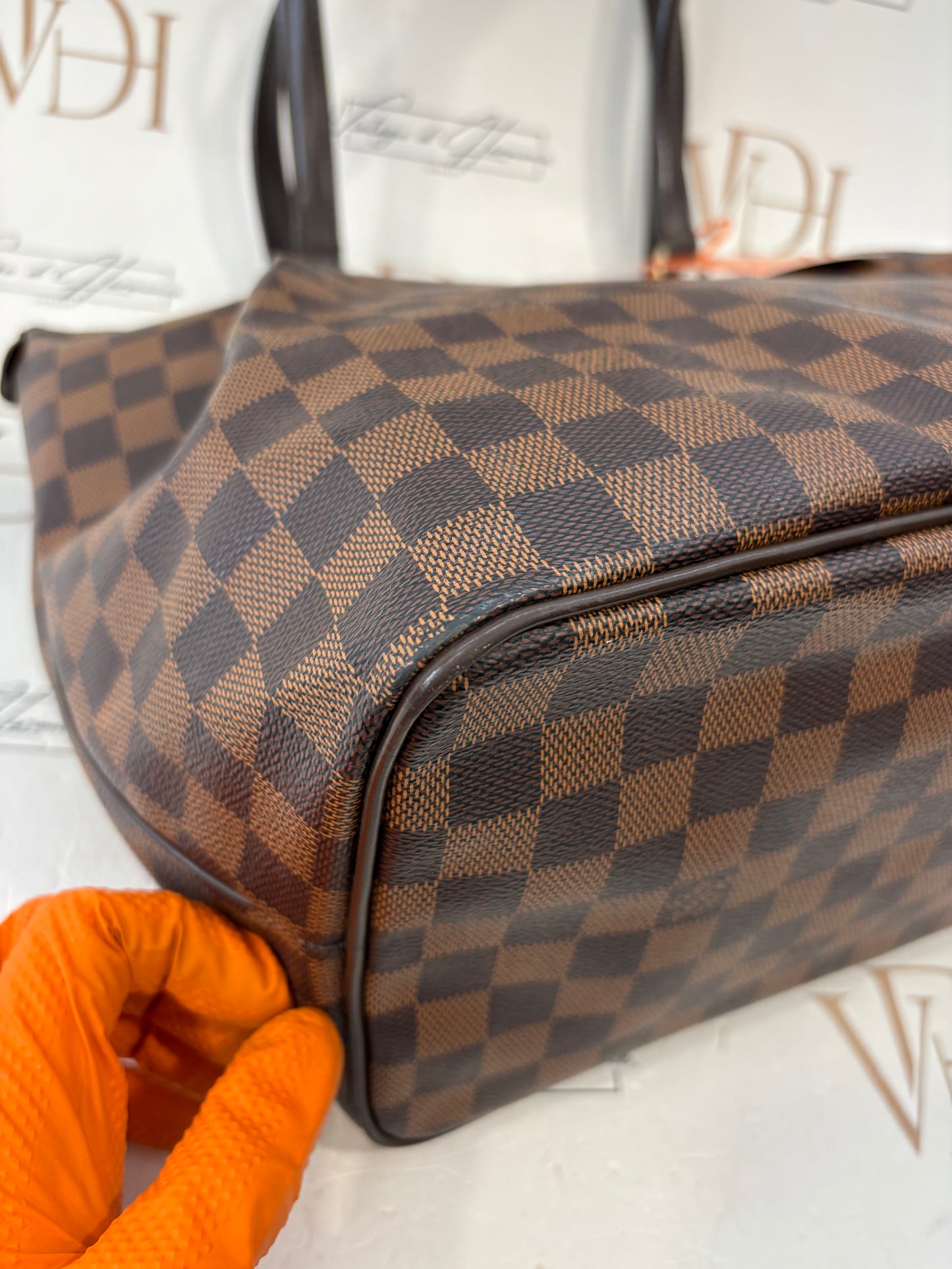 018914 - Louis Vuitton Westminster
