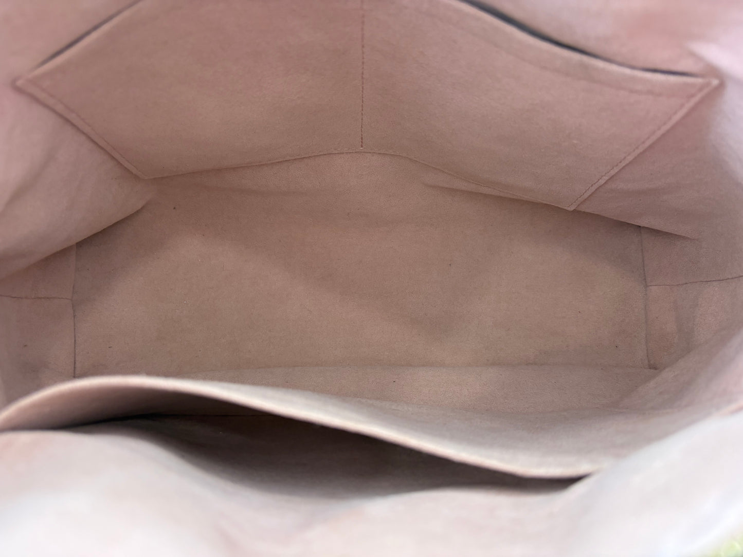 201184 - Louis Vuitton Pallas