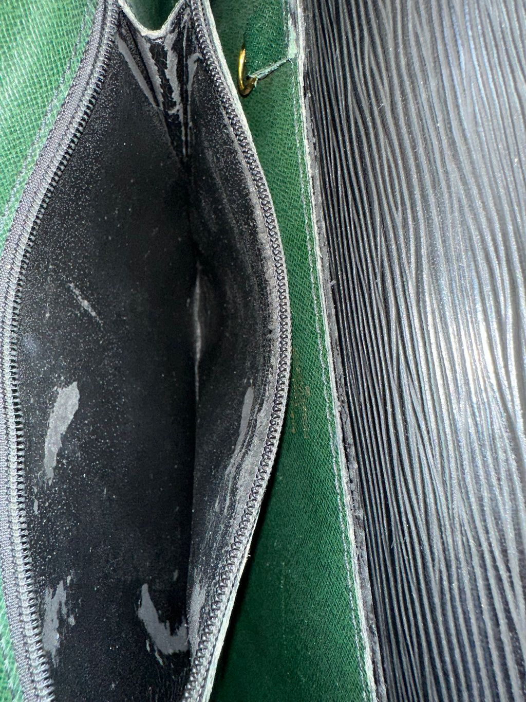 Louis Vuitton Epi Porte Documents Bandouliere