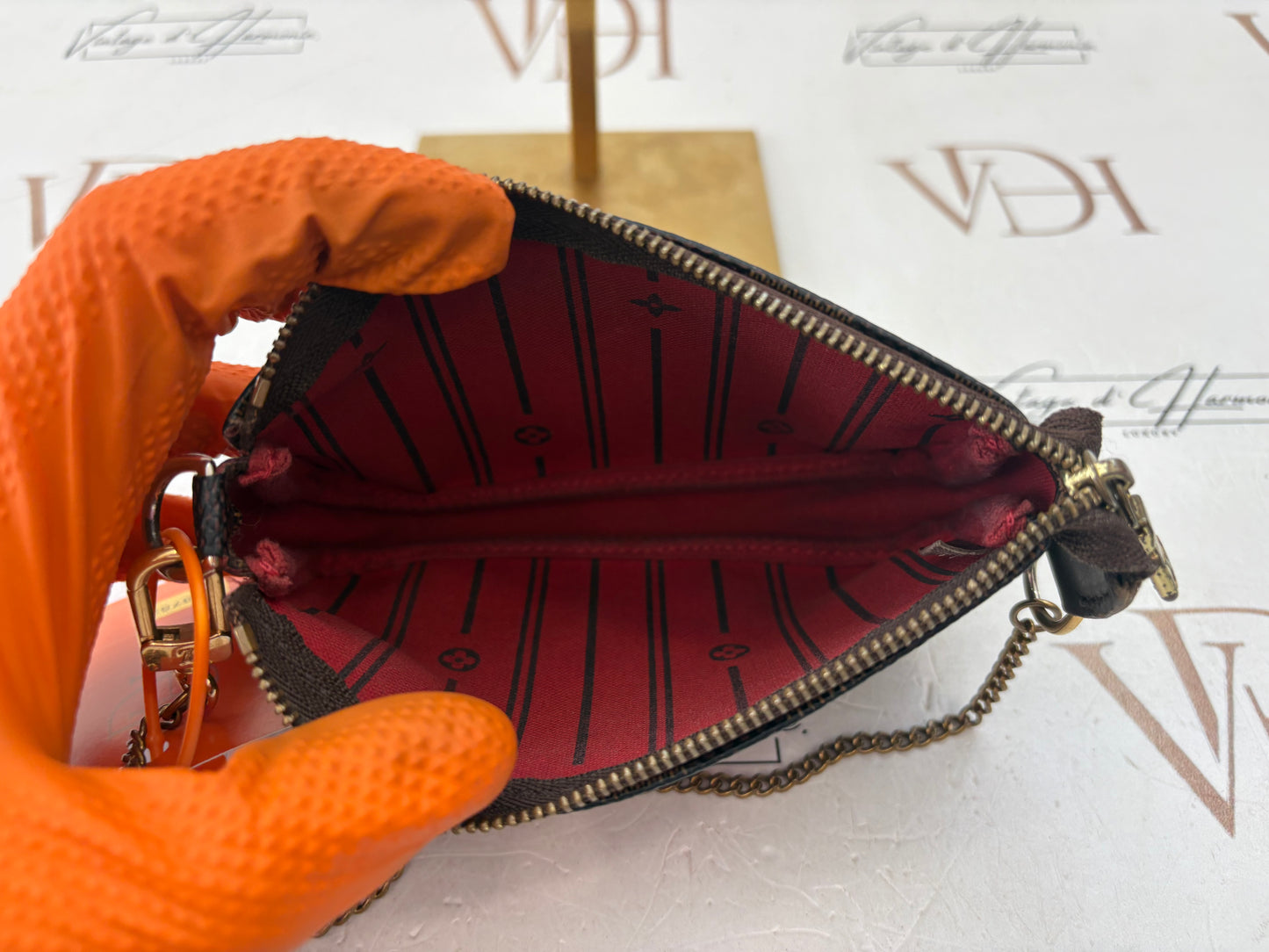018752 - Louis Vuitton Mini Pochette Accessoires