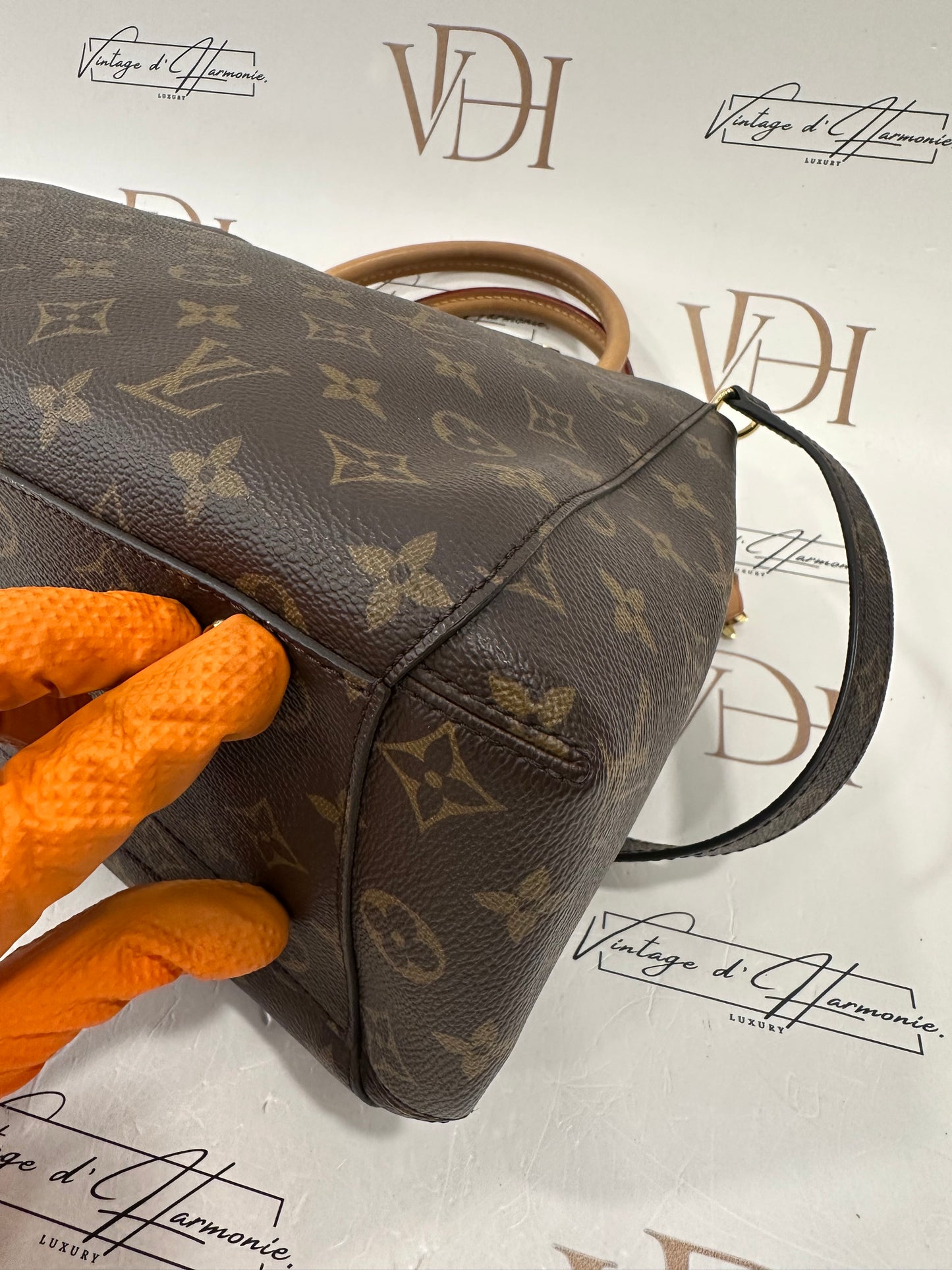 382825 - Louis Vuitton Montaigne