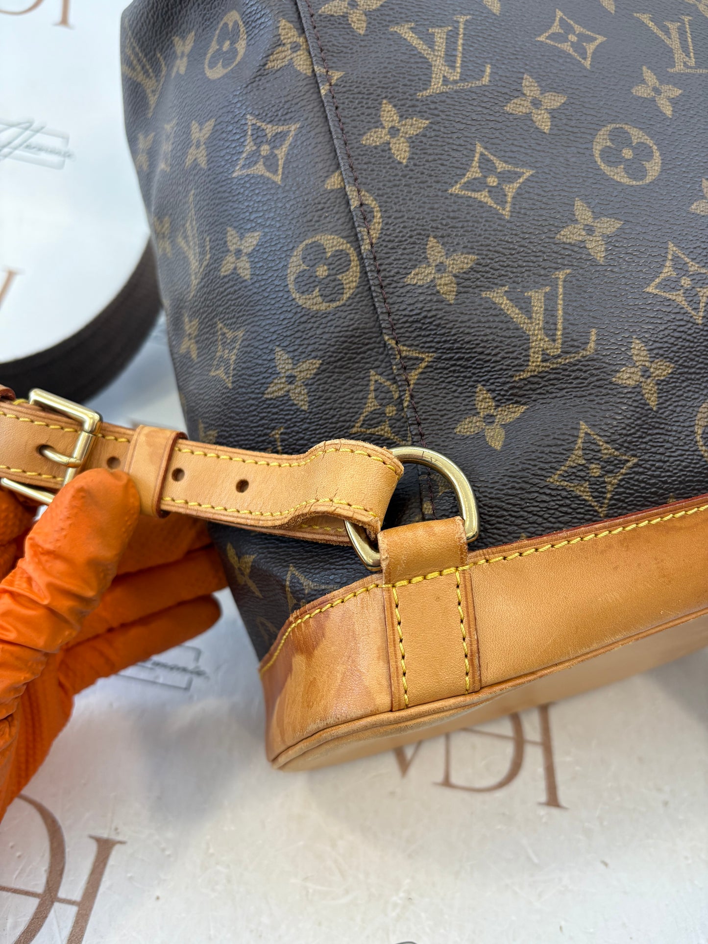 018620 - Louis Vuitton Montsouris GM