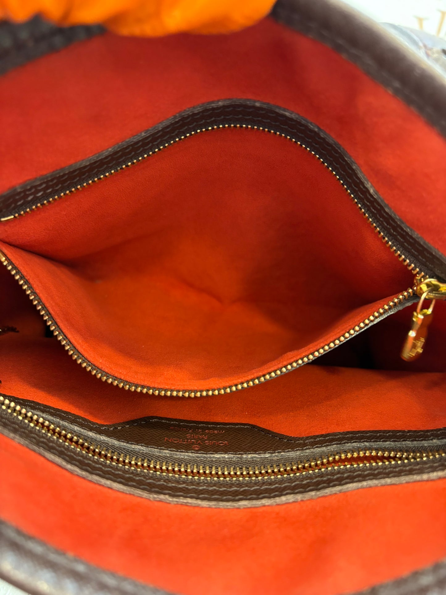 018281 - Louis Vuitton Marais