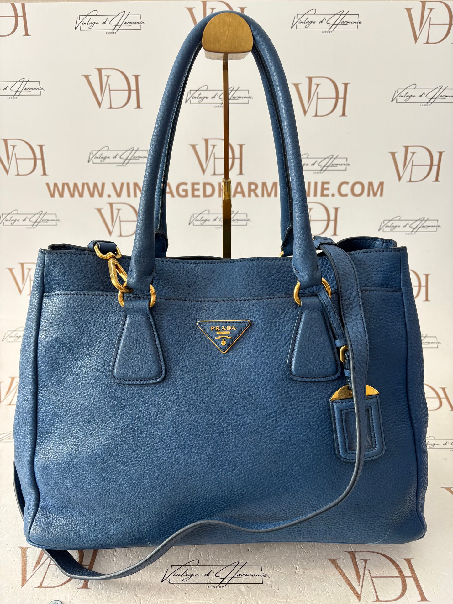 018353 - Prada Blue
