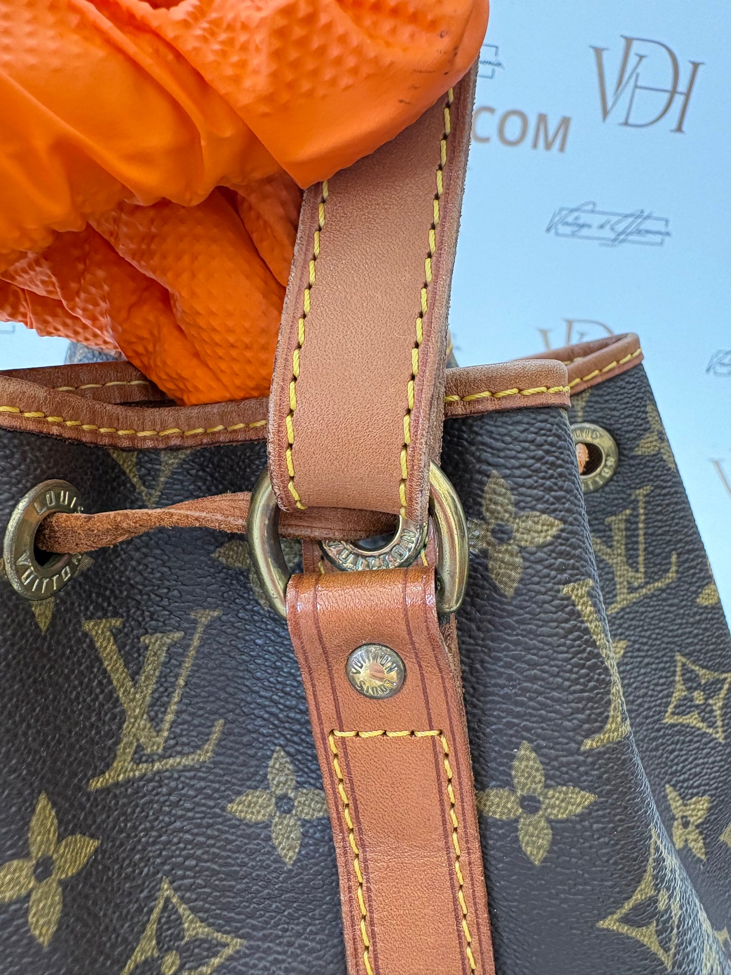 018694 - Louis Vuitton Petite Noe