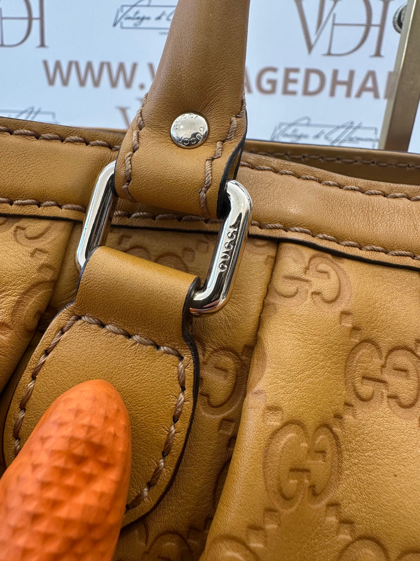 382479 - Gucci Sukey