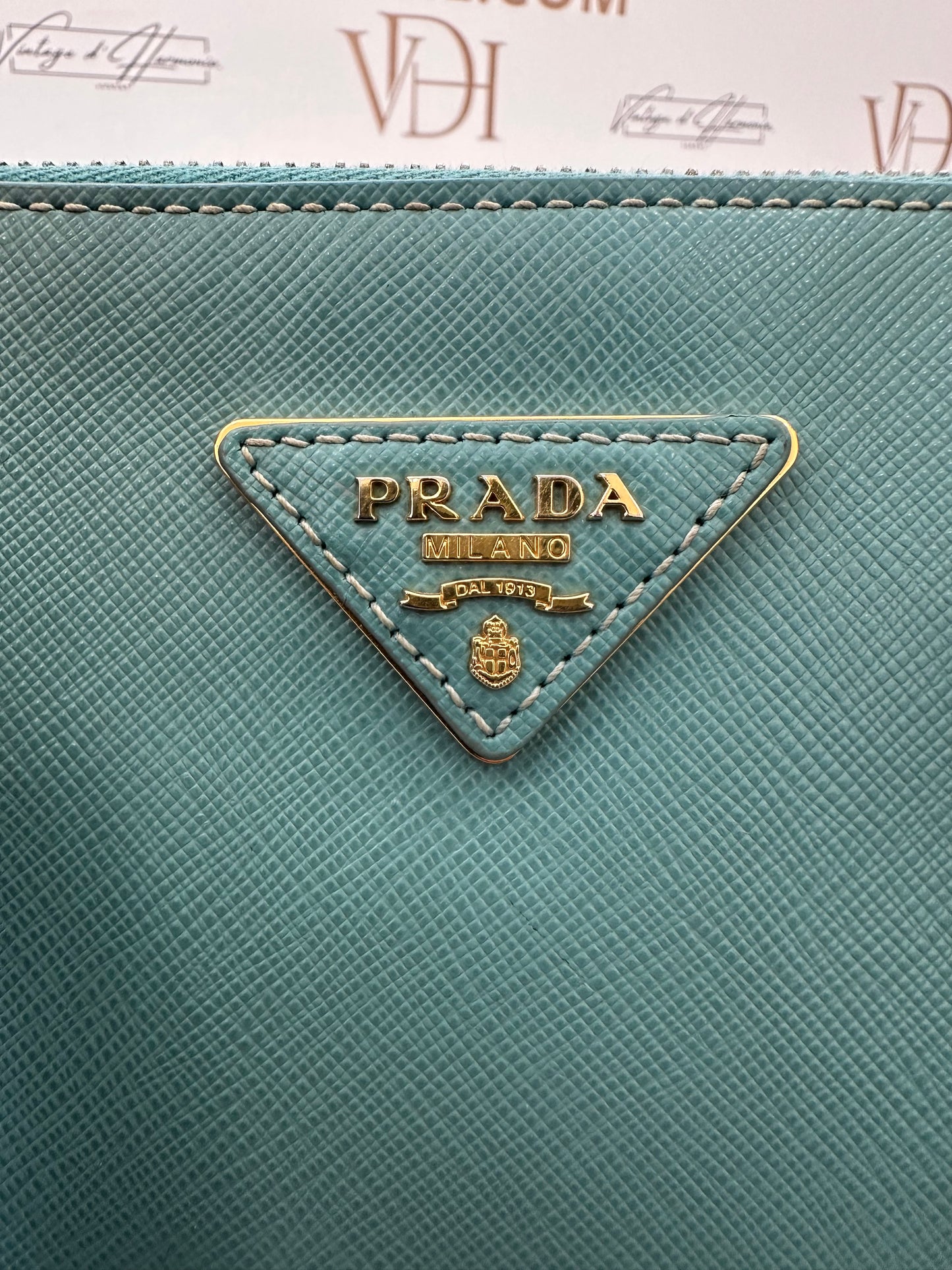 382947 - Prada Galleria