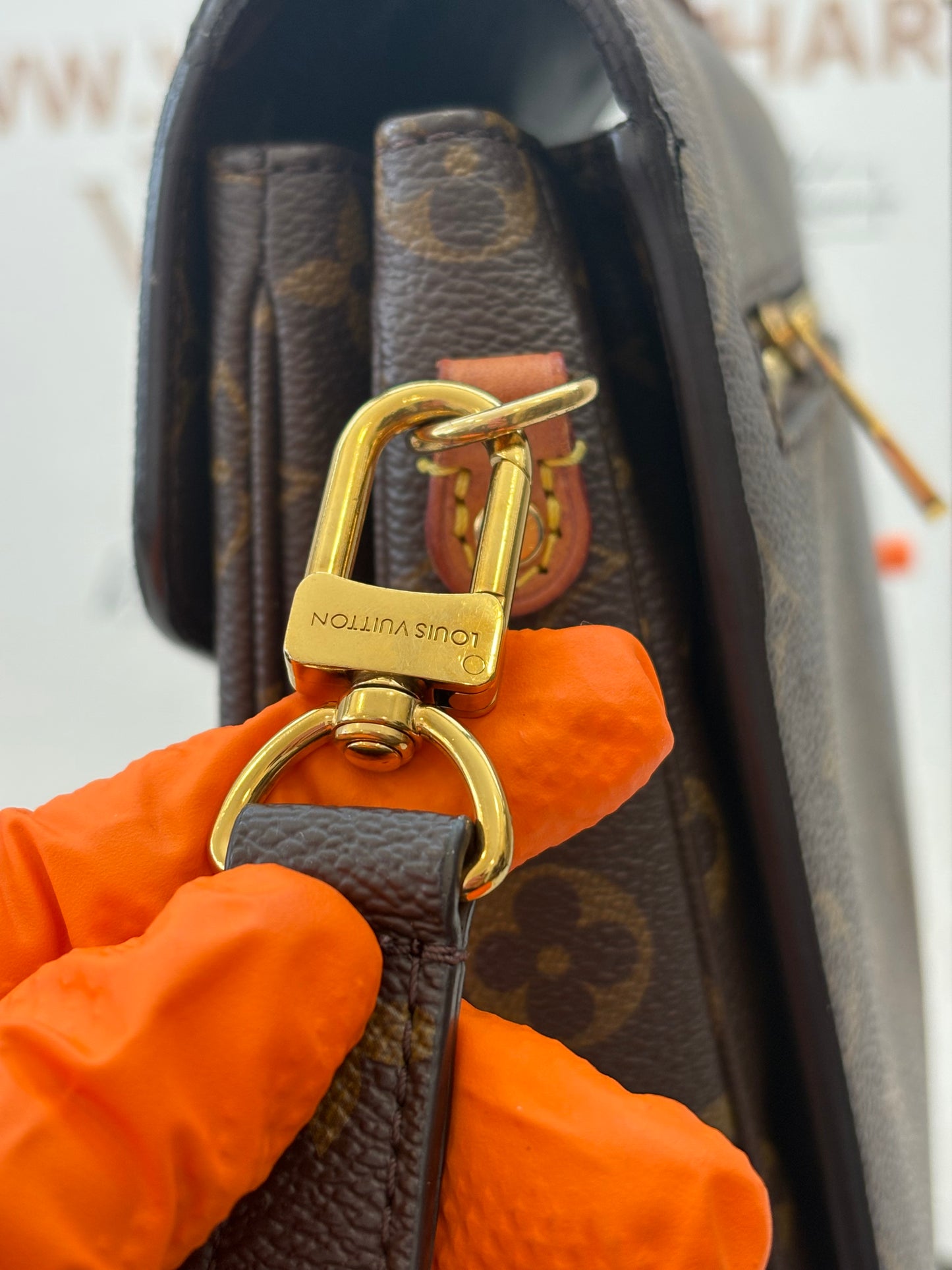 384110 - Louis Vuitton Metis
