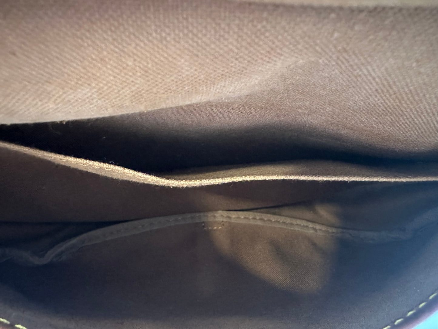 Louis Vuitton Saumur 30