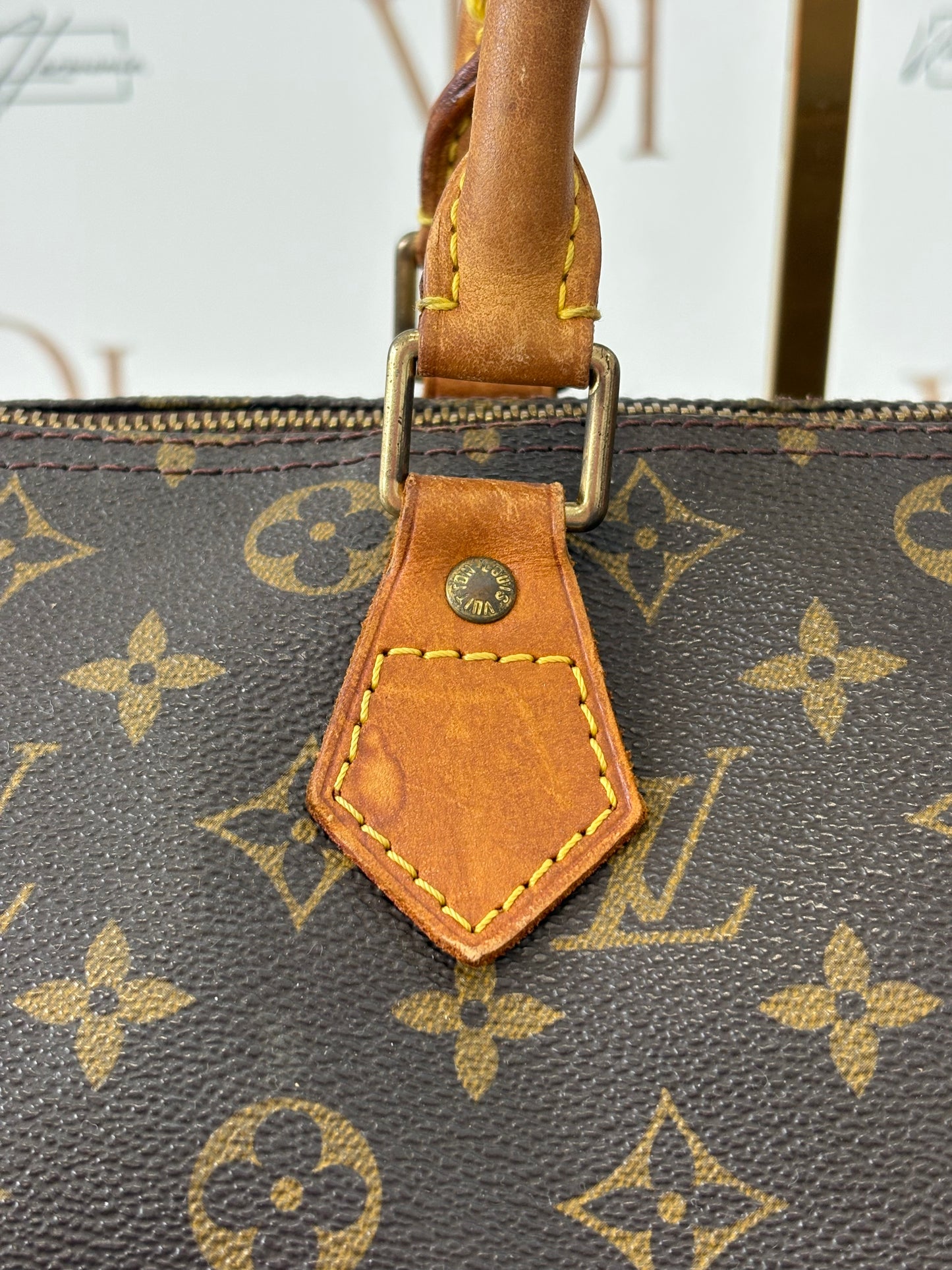 018737 - Louis Vuitton Speedy 30