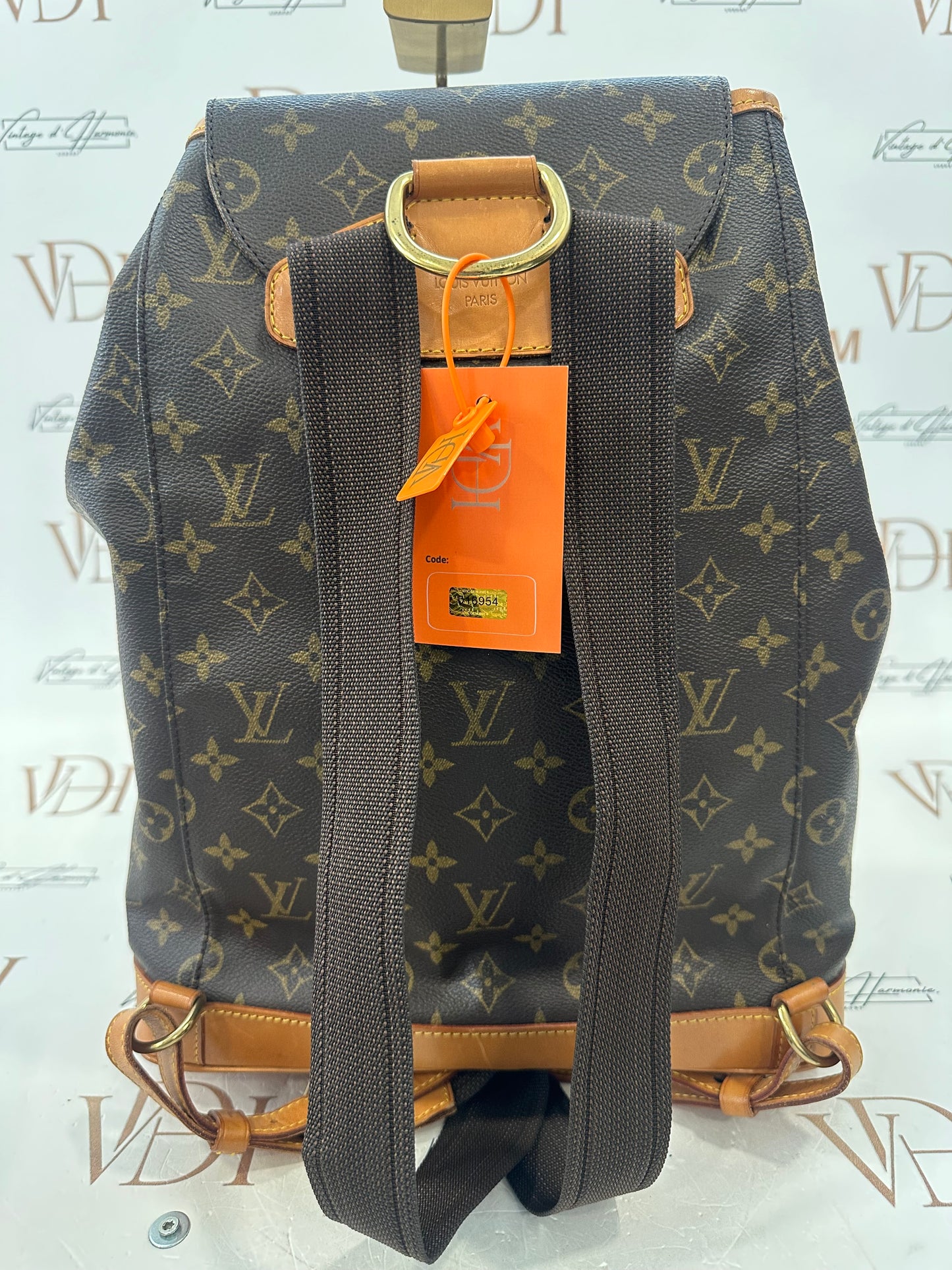 016954 - Louis Vuitton Montsouris GM