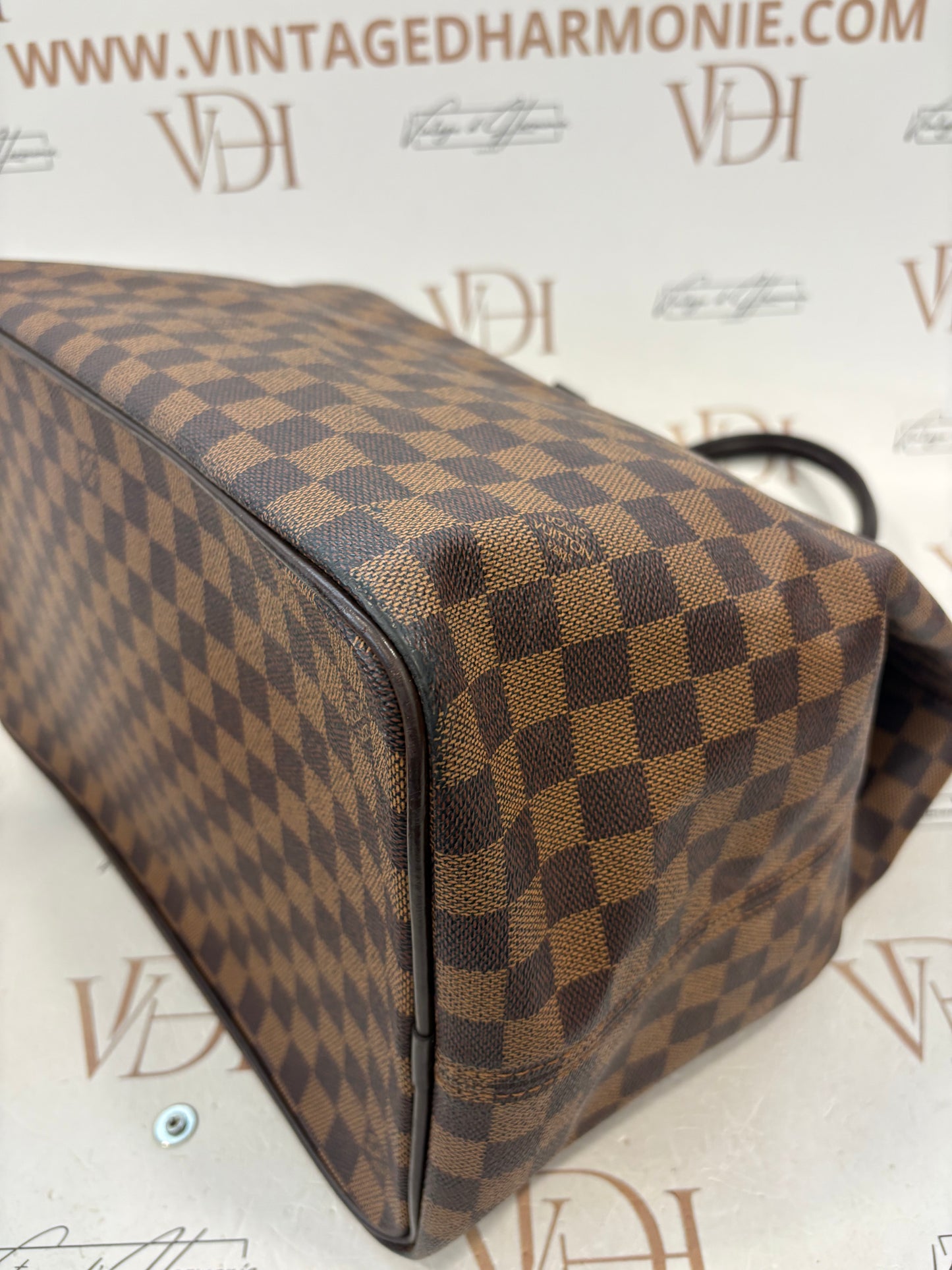 018548 - Louis Vuitton Damier Greenwich