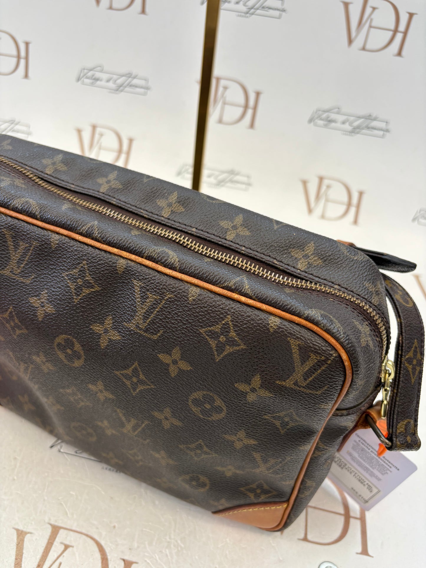 018197 - Louis Vuitton Nile