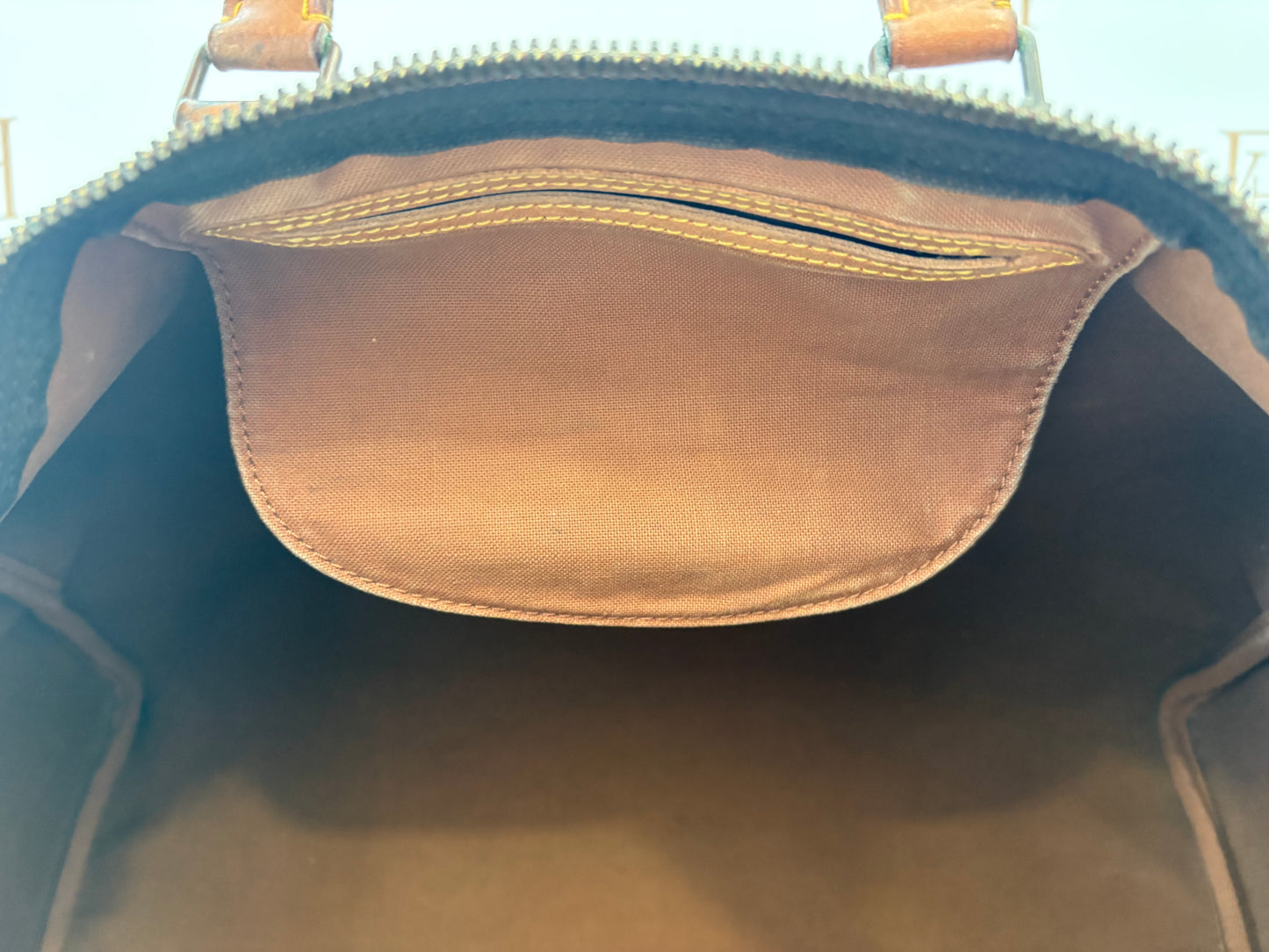 018997 - Louis Vuitton Speedy 40
