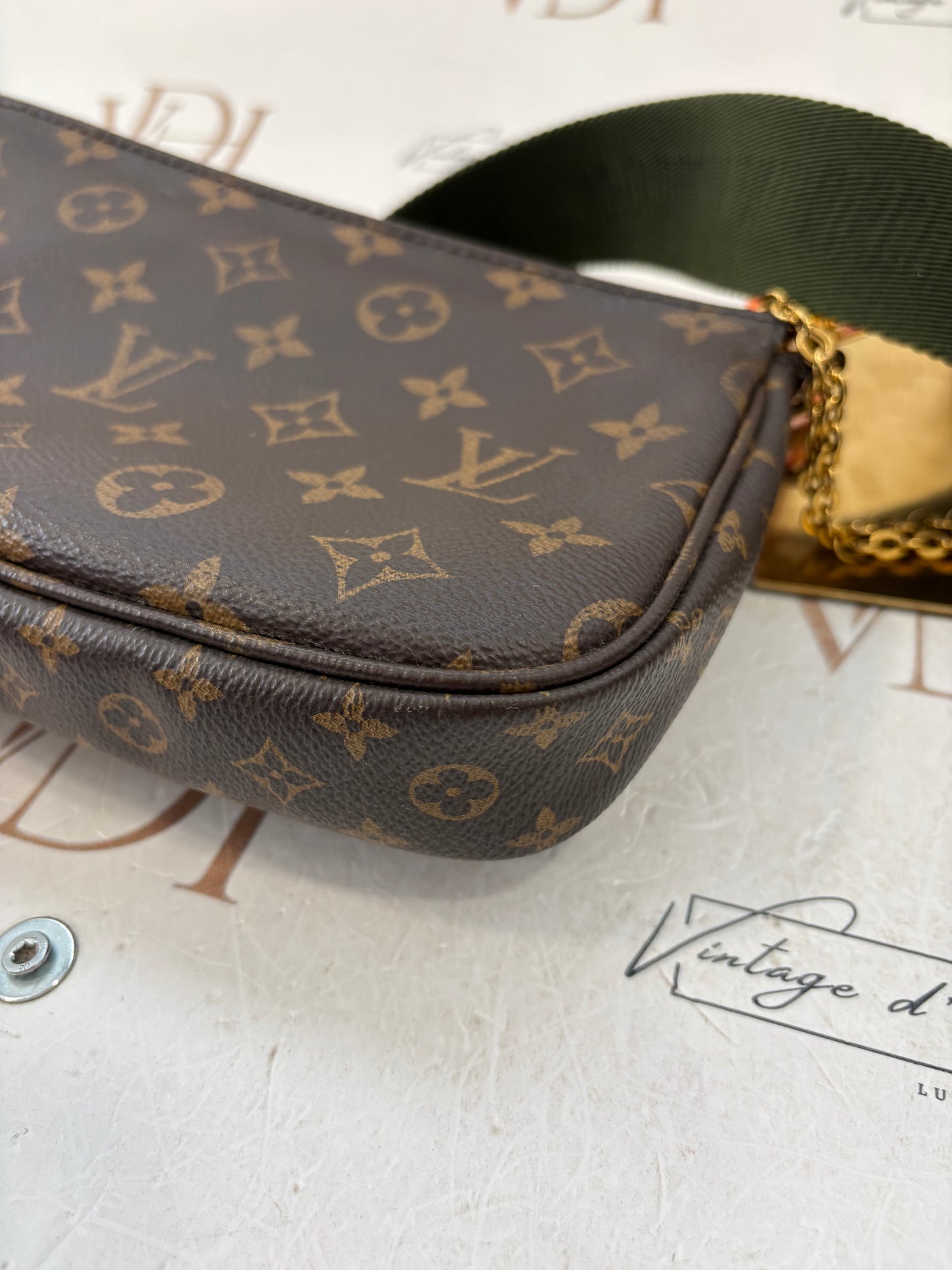 383615 - Louis Vuitton Multipochette