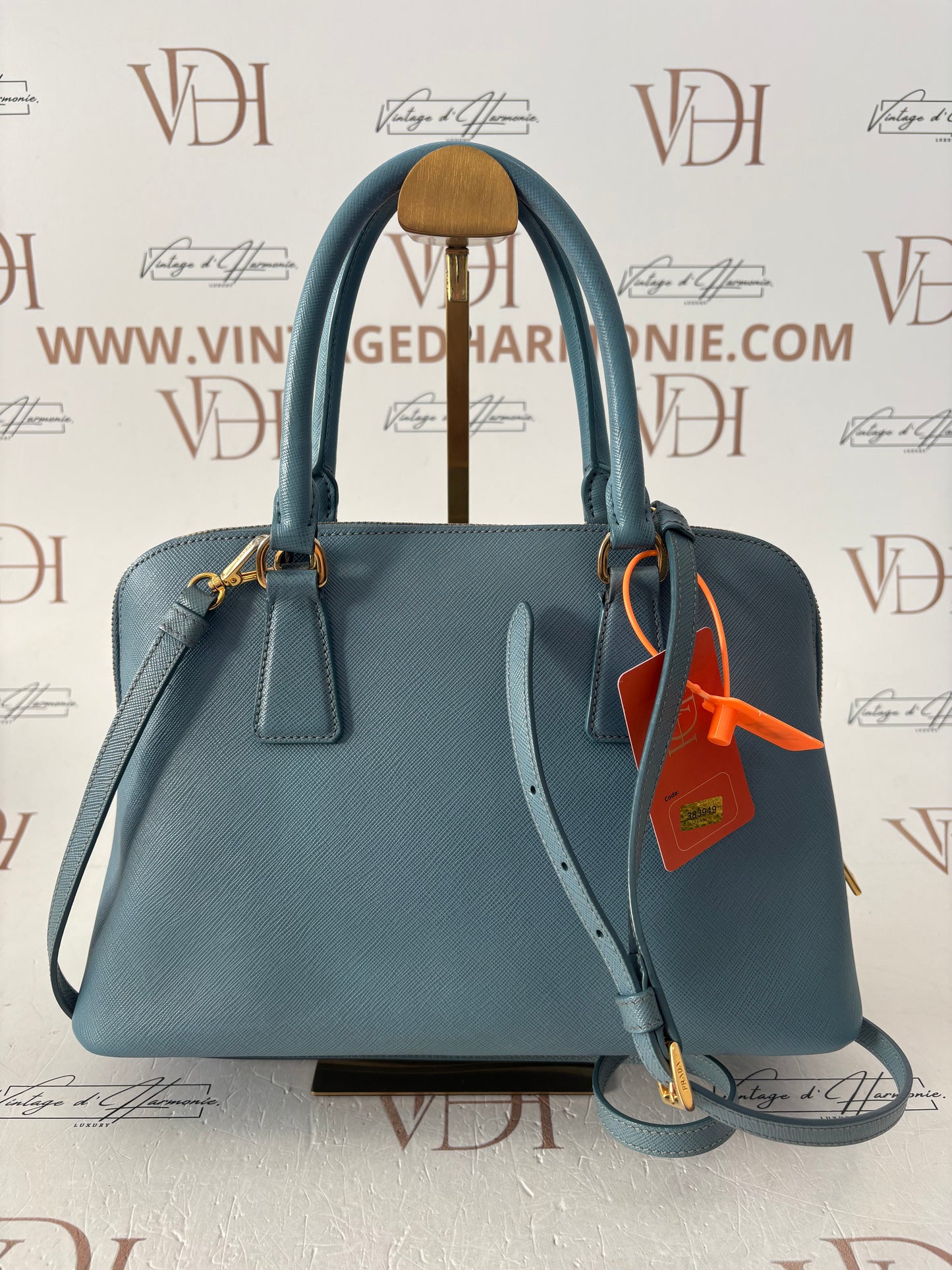 383949 - Prada Promenate