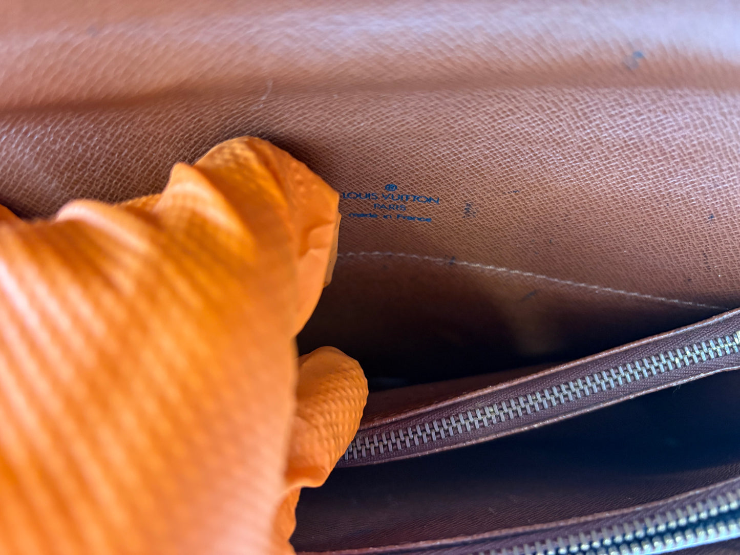 018099 - Louis Vuitton Concorde