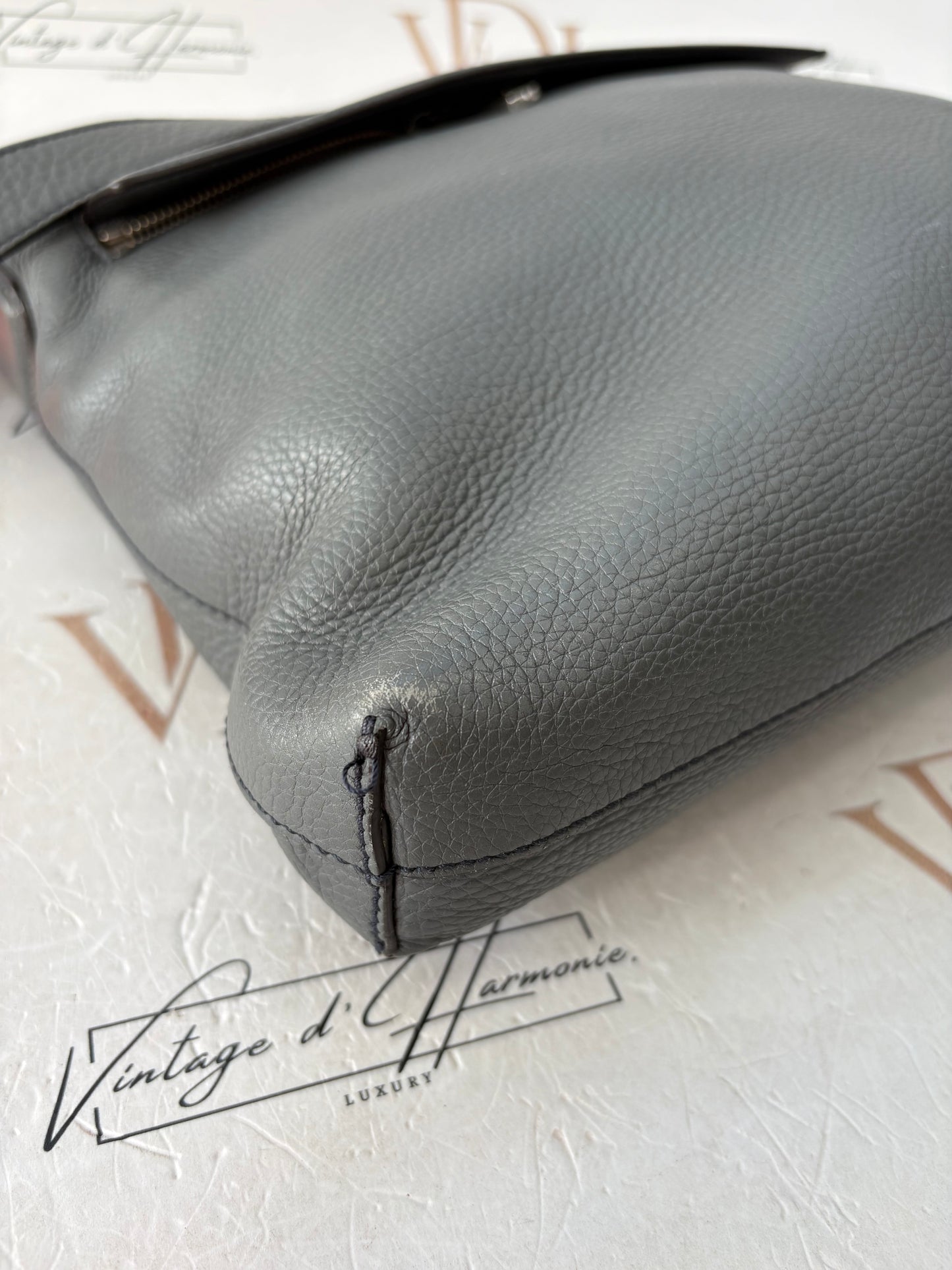 383421 - Gucci Grey