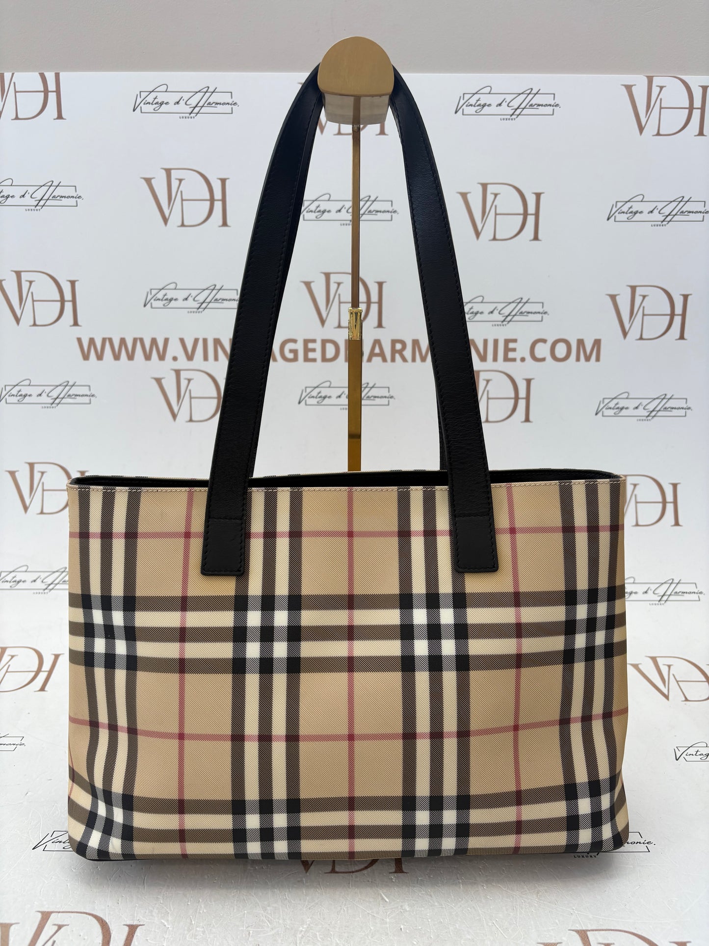 018079 - Burberry Beige