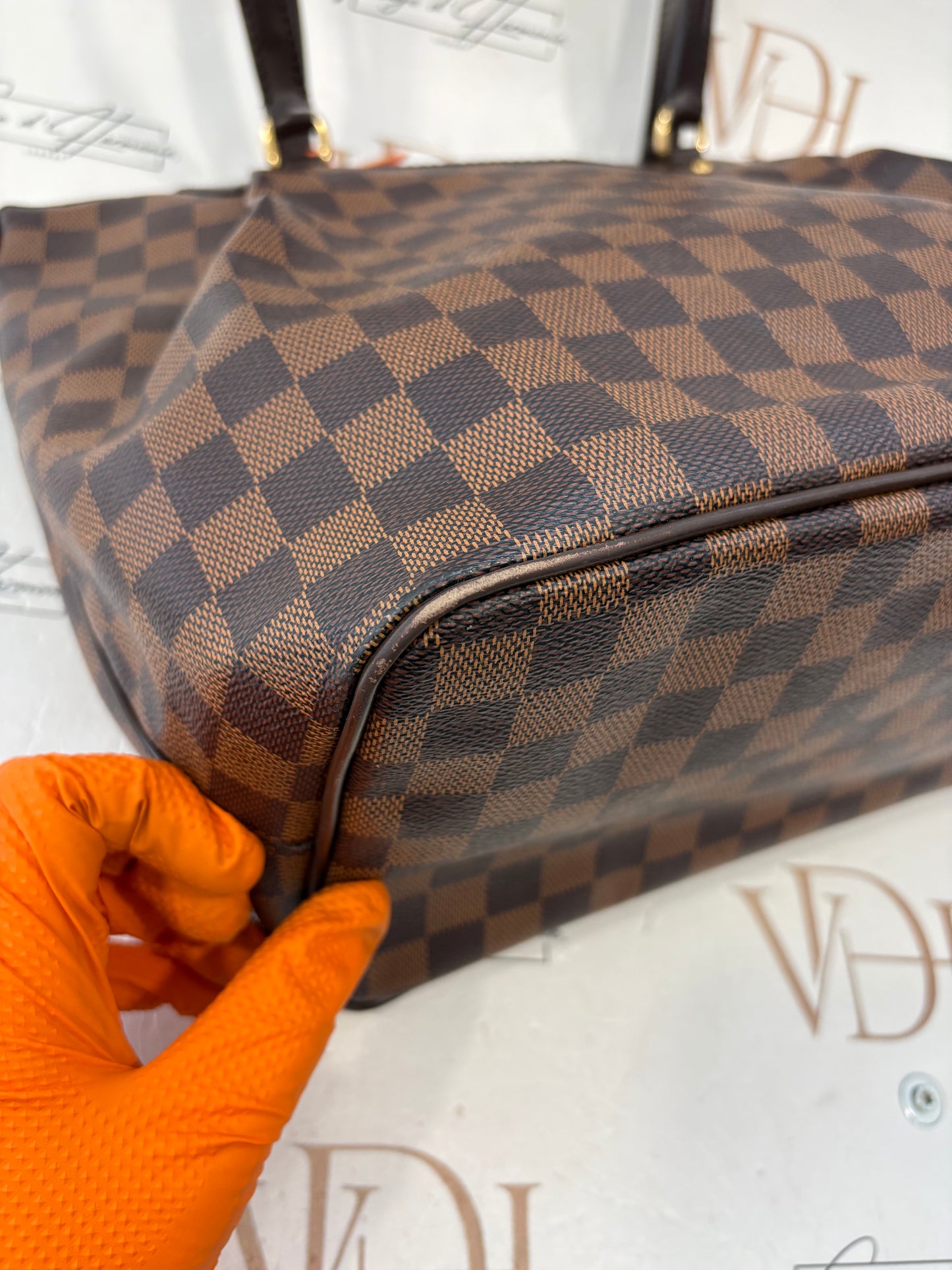 018914 - Louis Vuitton Westminster