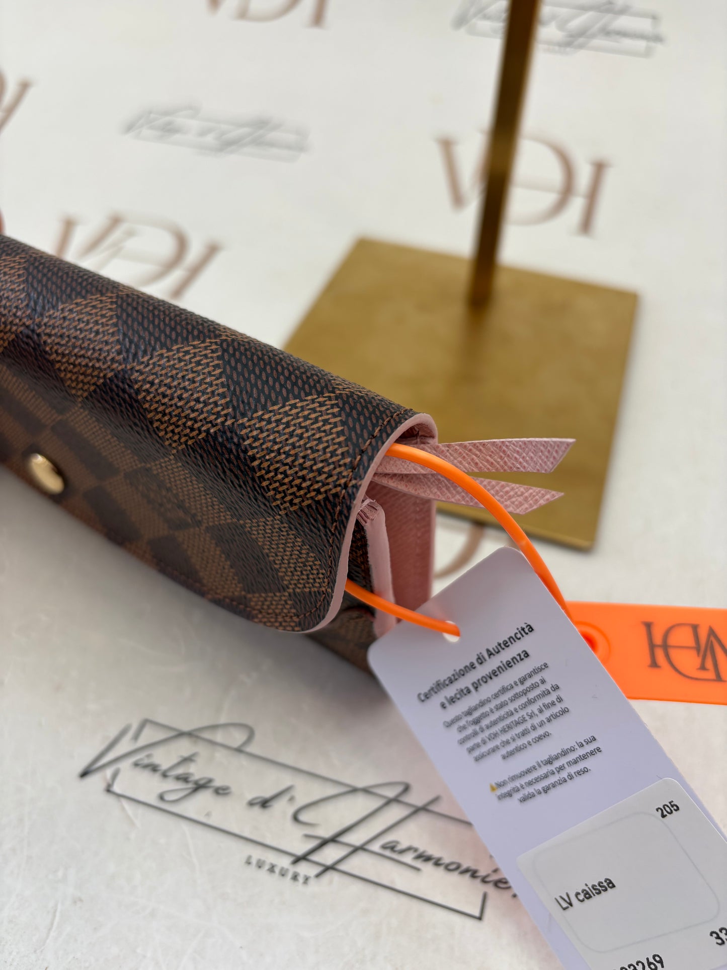 383269 - Louis Vuitton Caissa Wallet