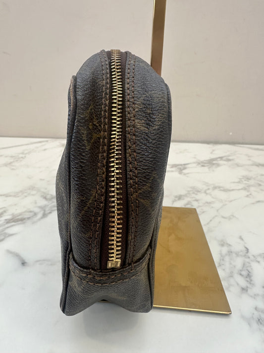 Louis Vuitton Trousse Toilette 23