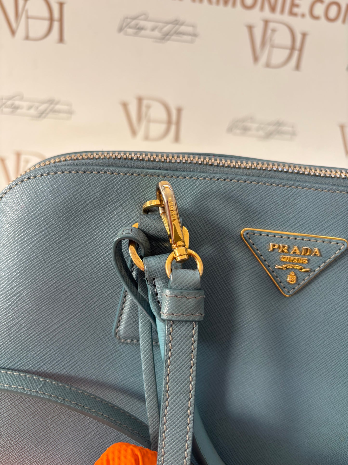 383949 - Prada Promenate