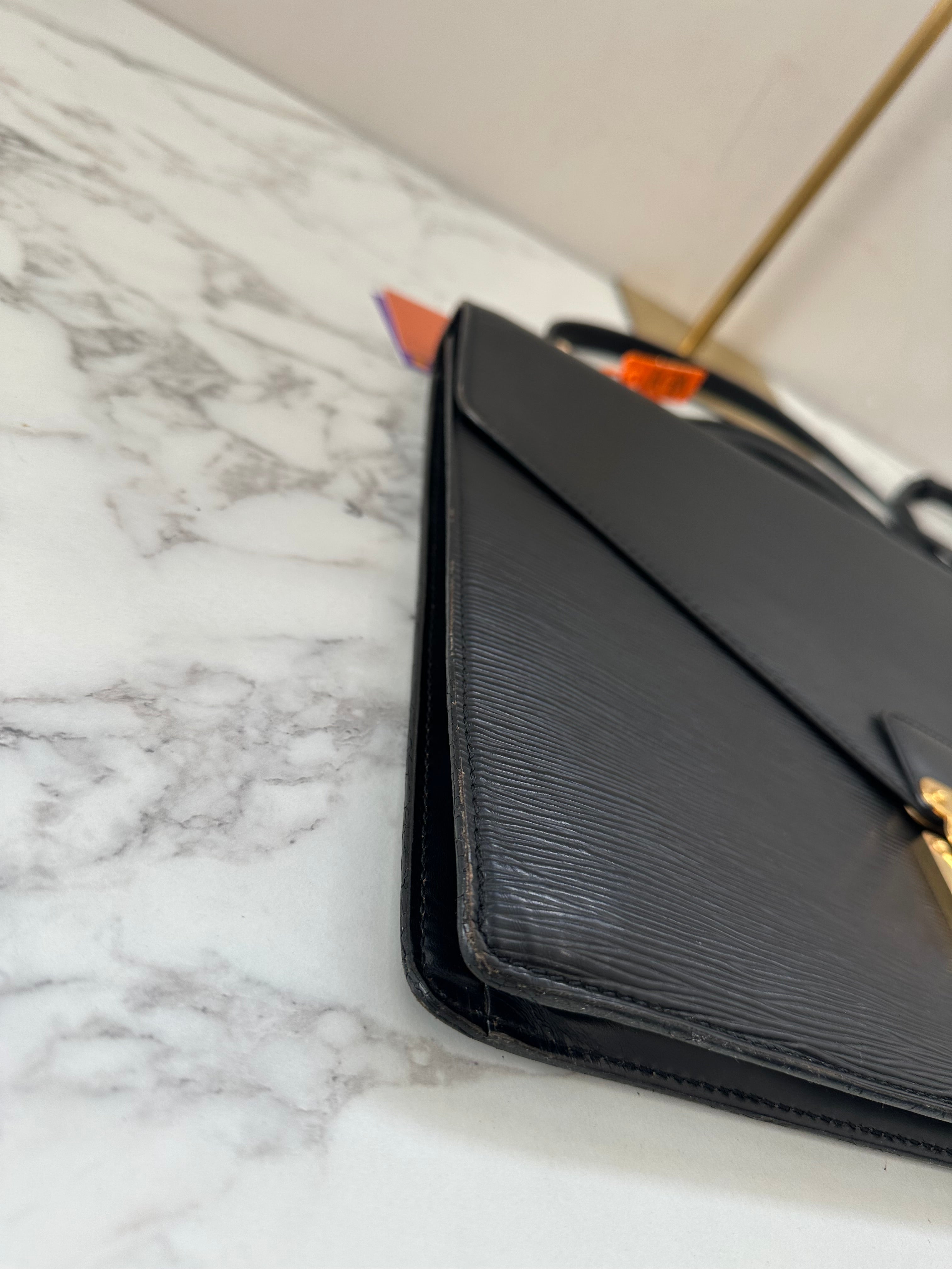 Louis Vuitton Epi Porte Documents Bandouliere