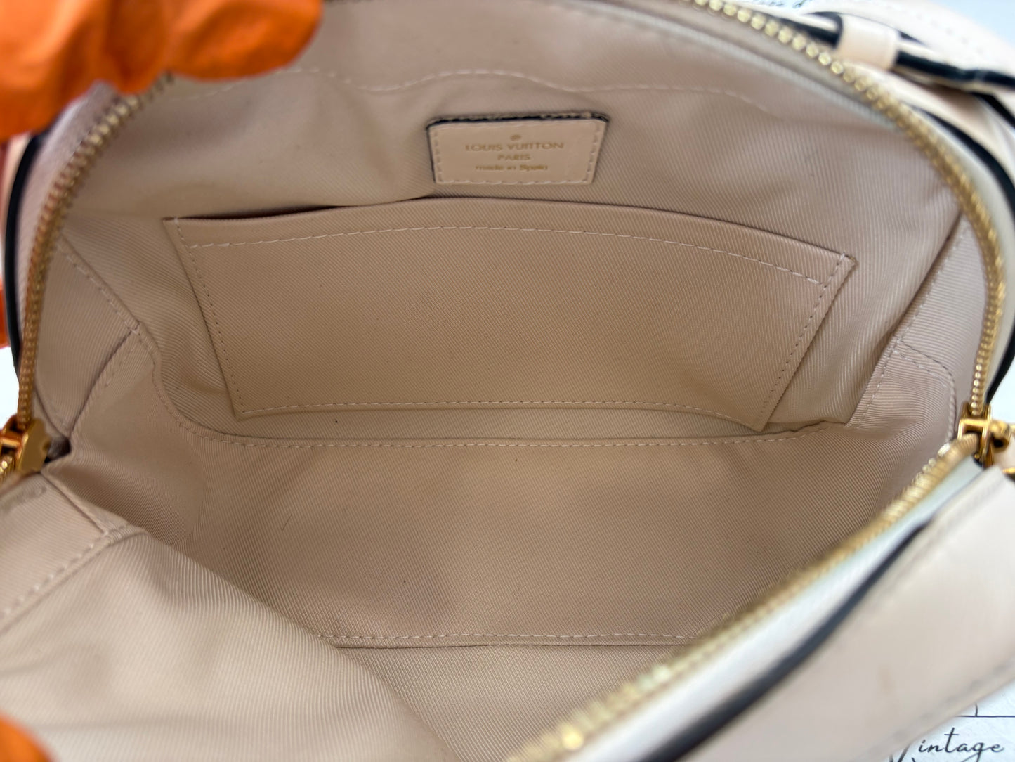 018540 - Louis Vuitton Cream Saintonge