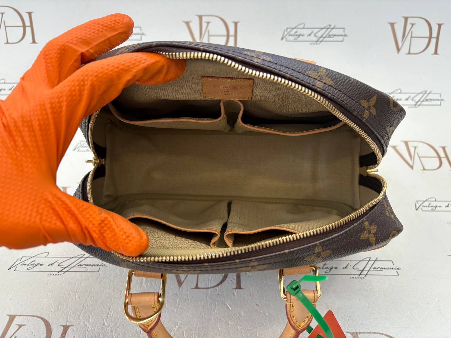 017224 - Louis Vuitton Trouville