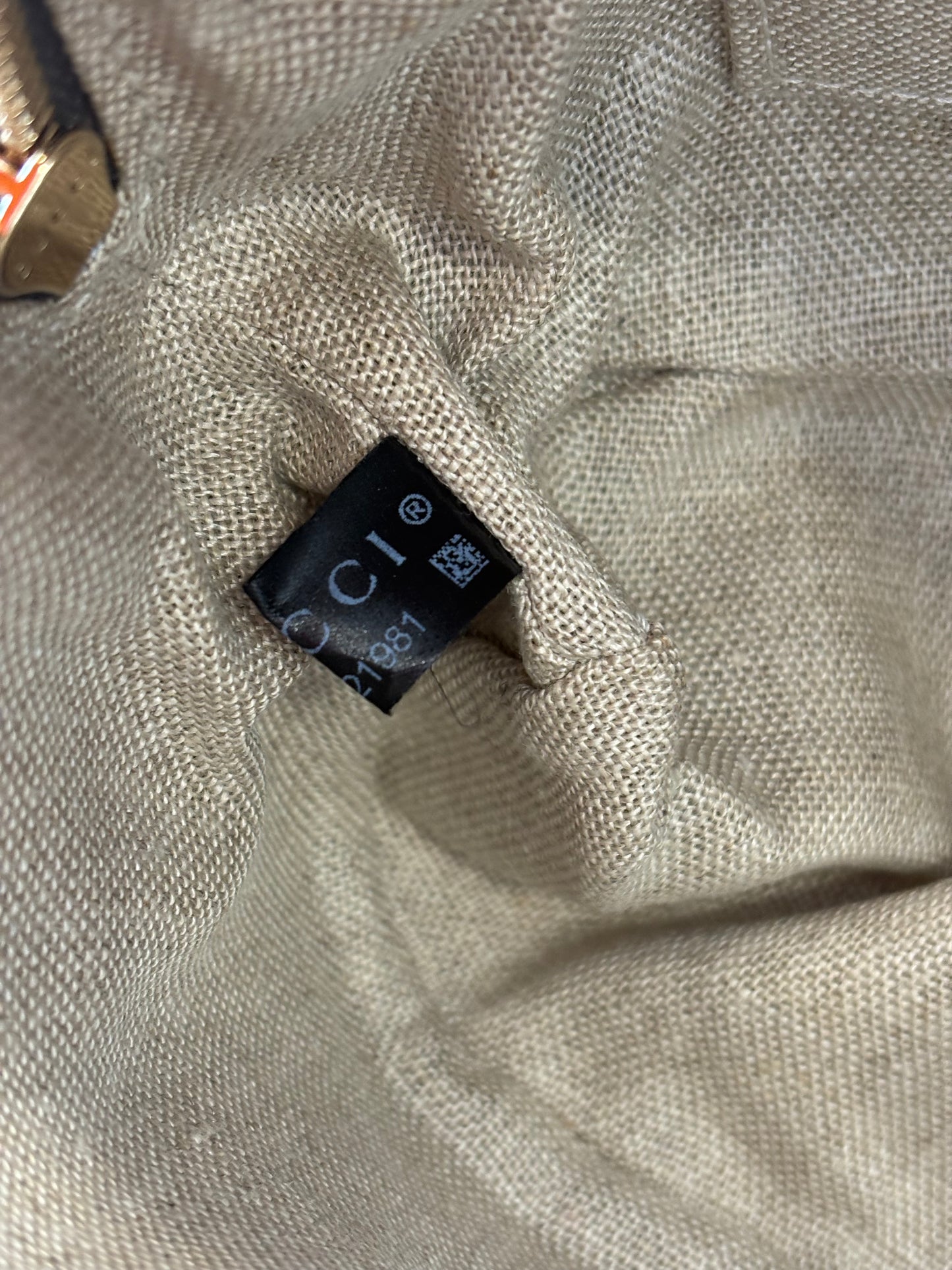 383892 - Gucci Grey