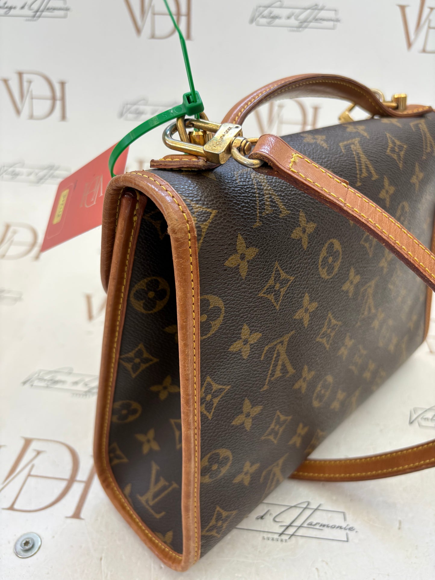 017112 - Louis Vuitton Belair