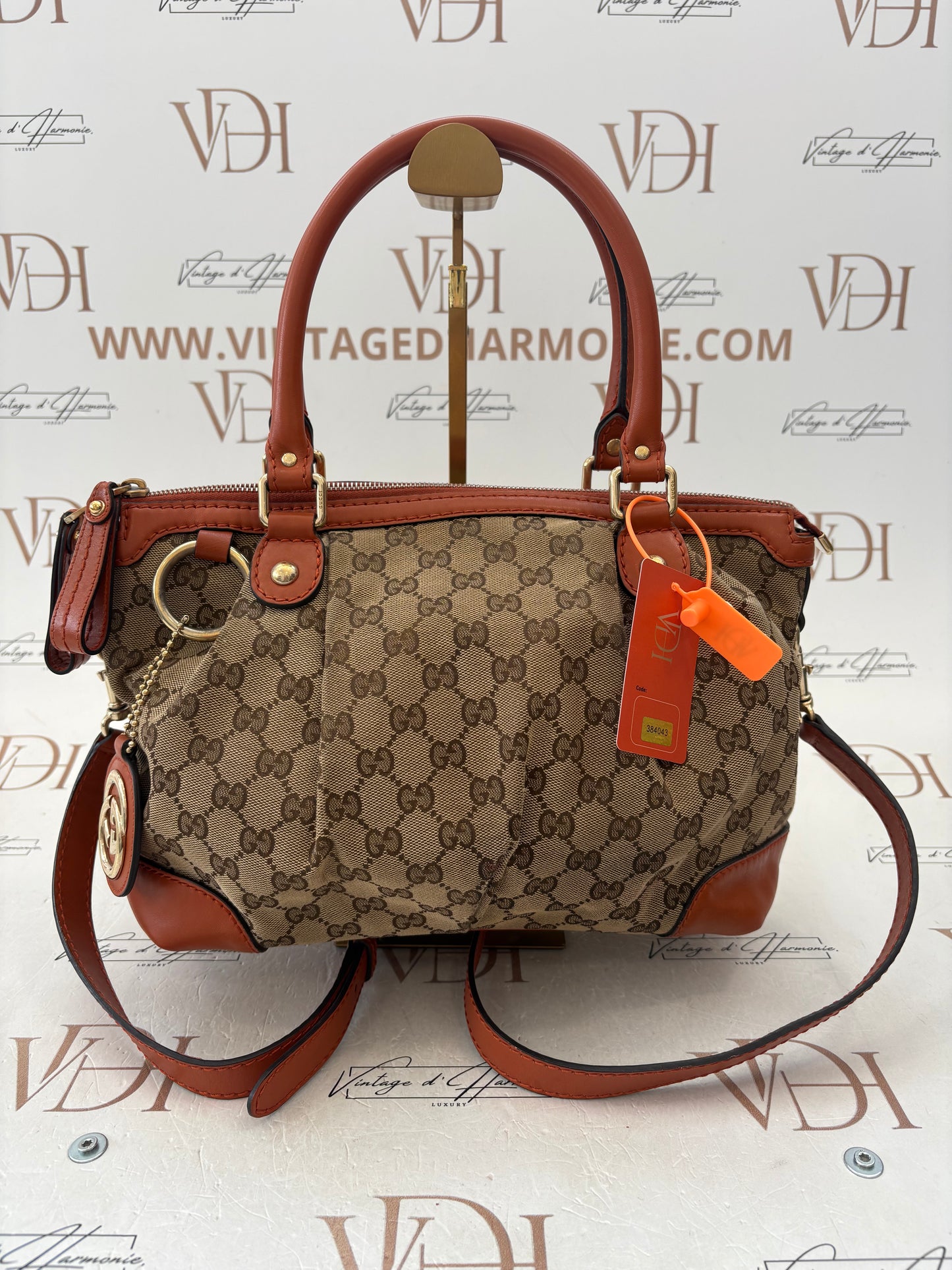 384043 - Gucci Sukey