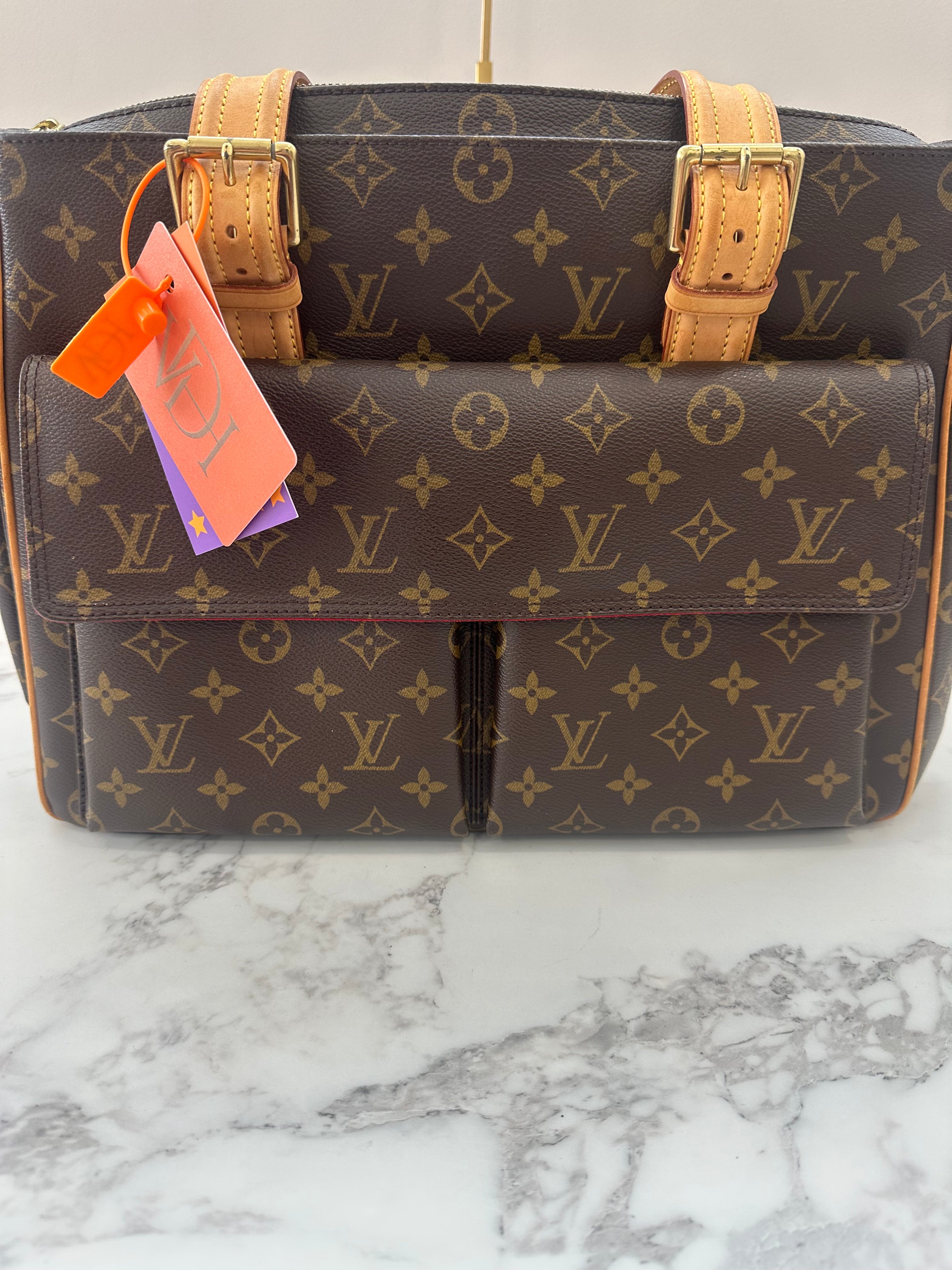 Louis Vuitton Exanthri cite