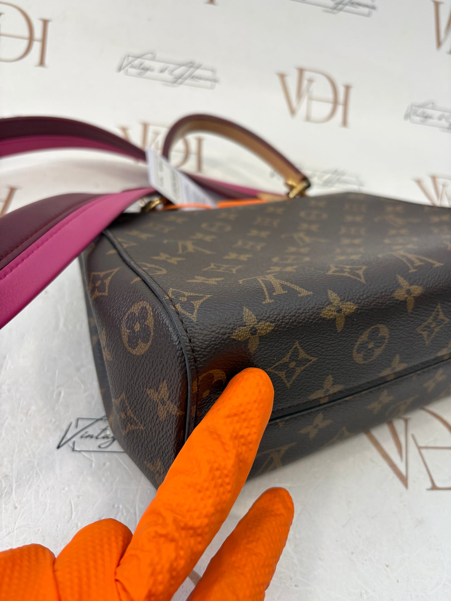 200978 - Louis Vuitton Cluny