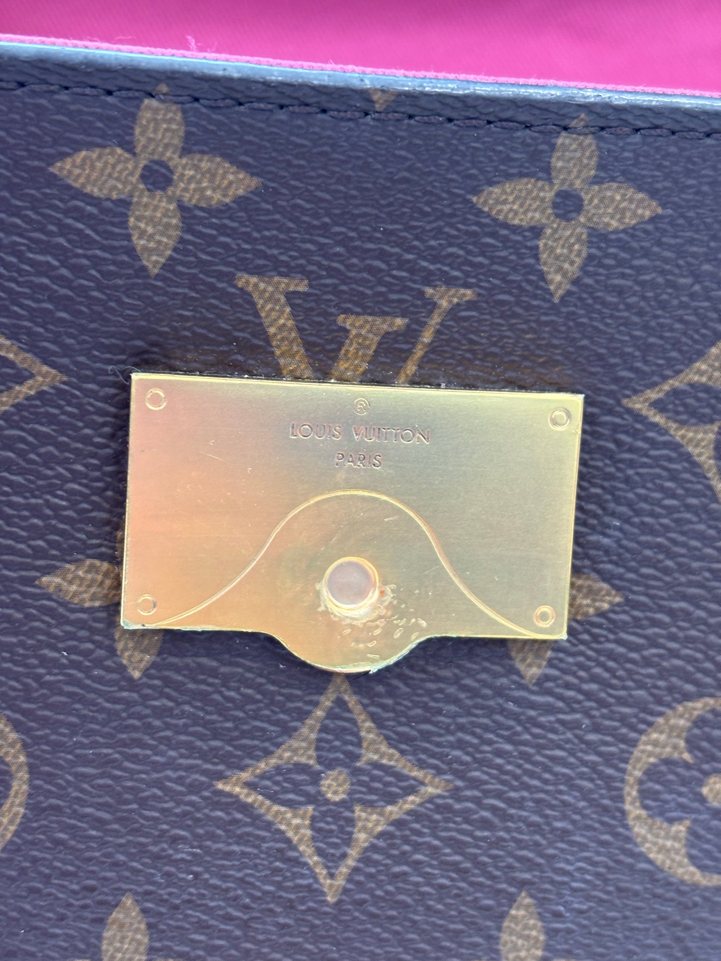 200978 - Louis Vuitton Cluny