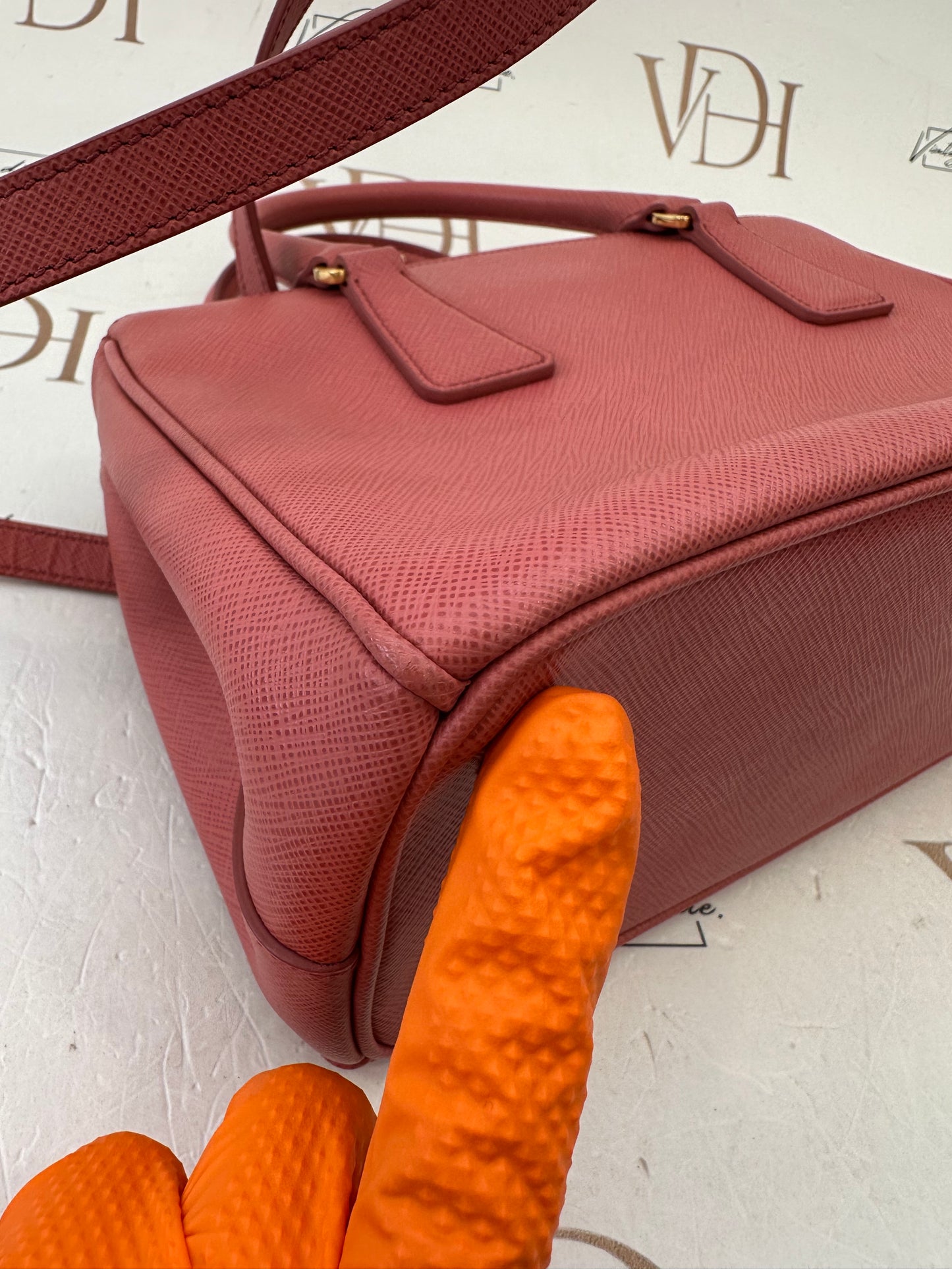 382950 - Prada Galleria