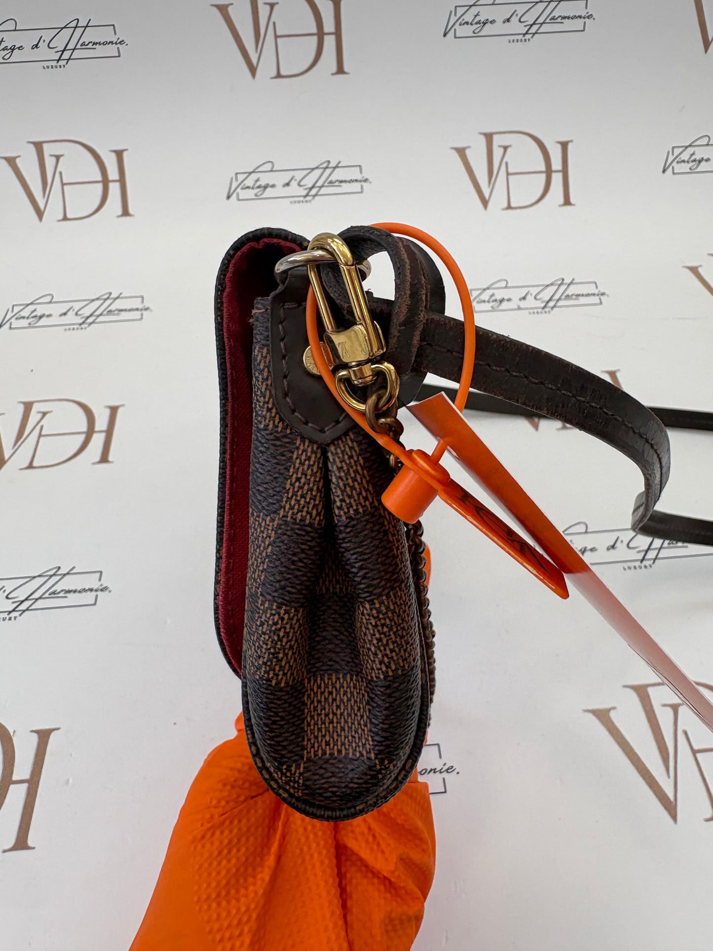018727 - Louis Vuitton Favorite MM