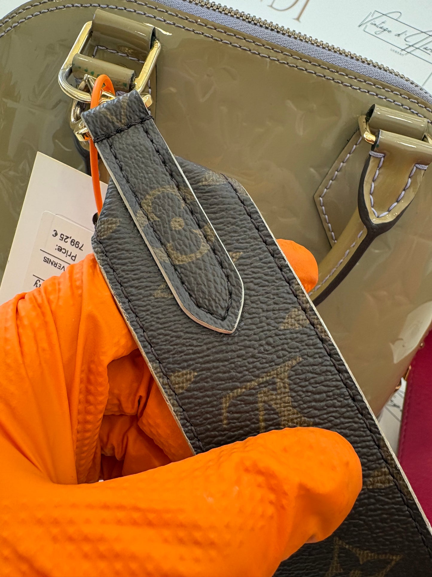 017711 - Louis Vuitton Alma BB Limited Vernis