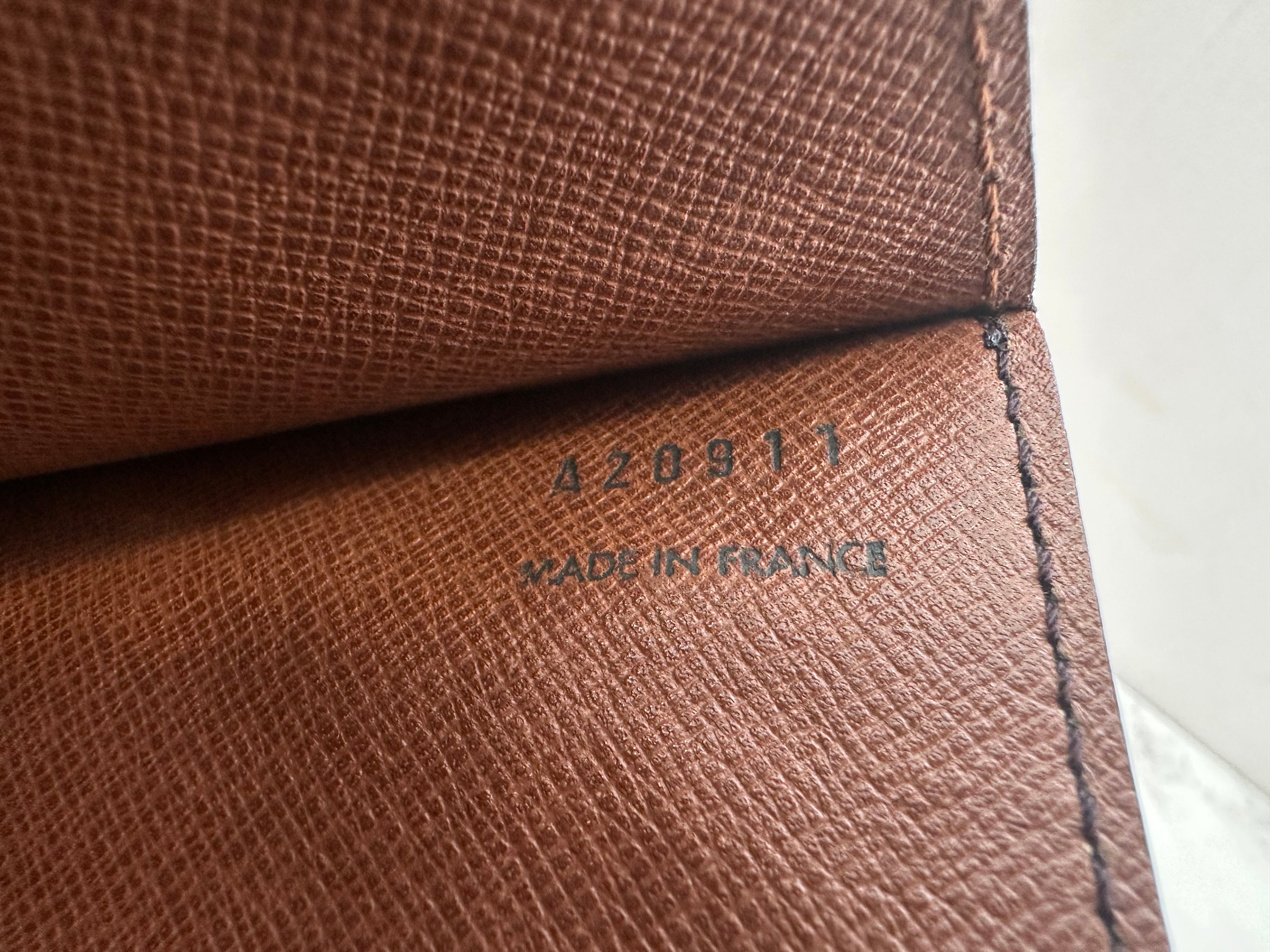 Louis Vuitton Monceau 28