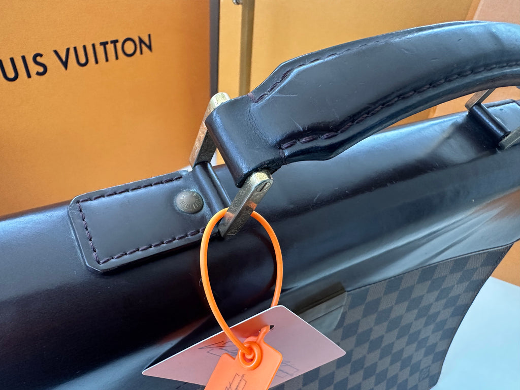 Louis Vuitton Altona PM