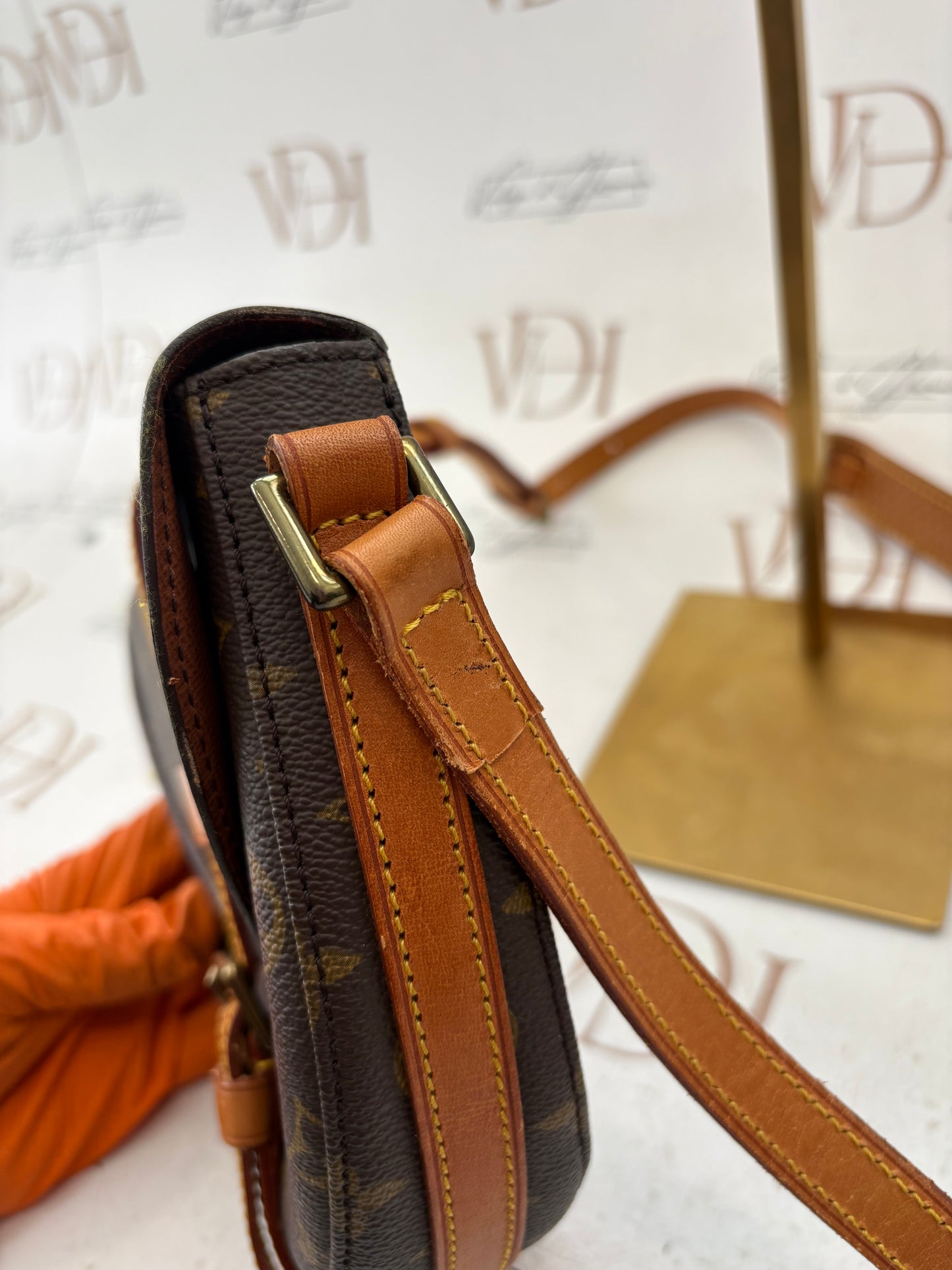 018385 - Louis Vuitton Chantilly PM