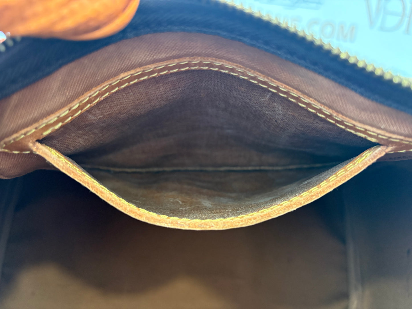 018801 - Louis Vuitton Speedy 30