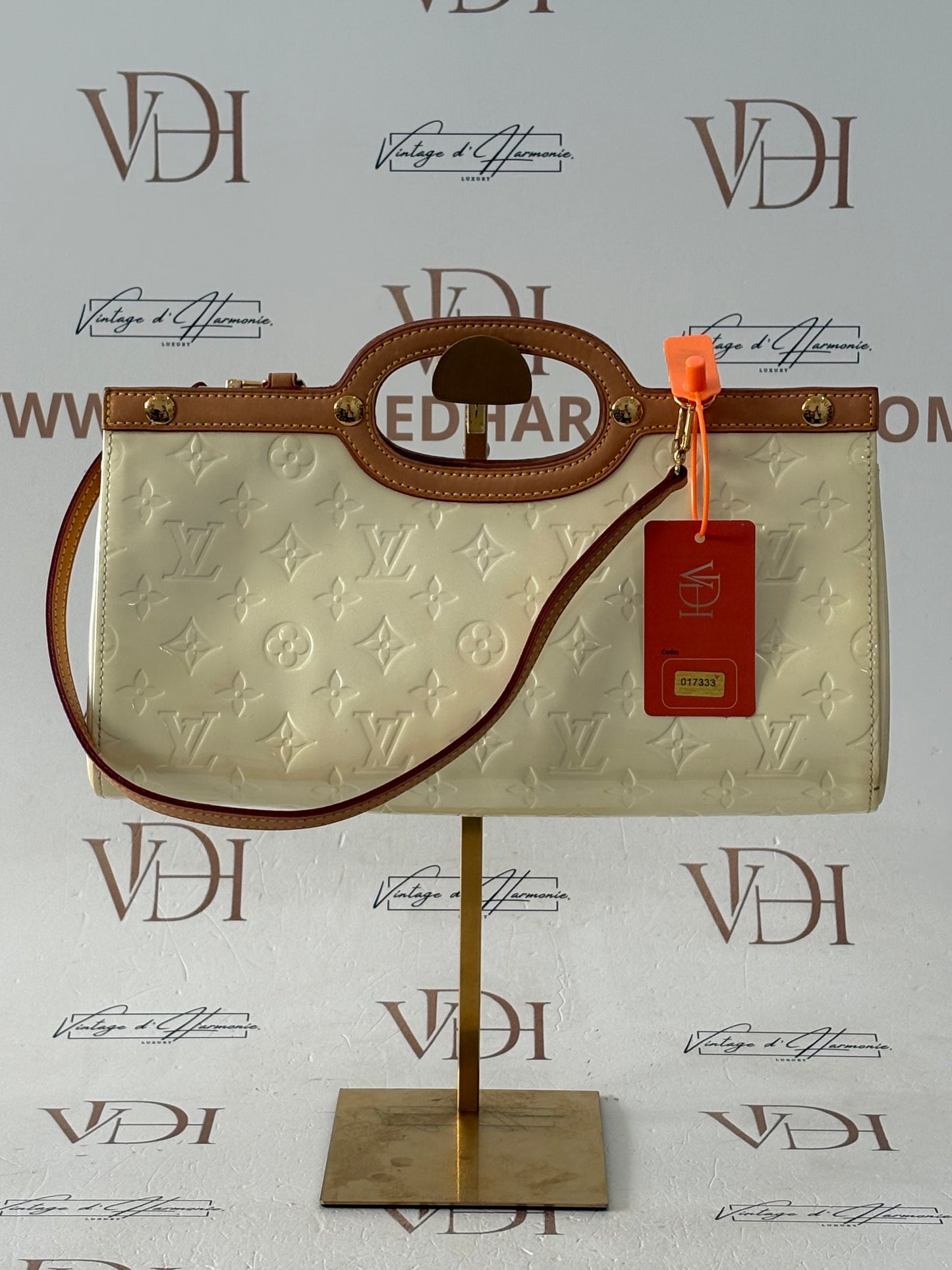 017333 - Louis Vuitton Vernis Roxbury Drive