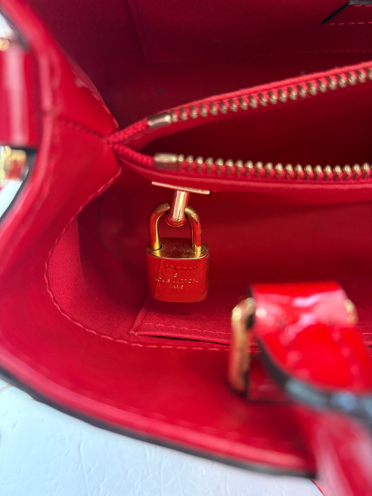 383401 - Louis Vuitton Montaigne