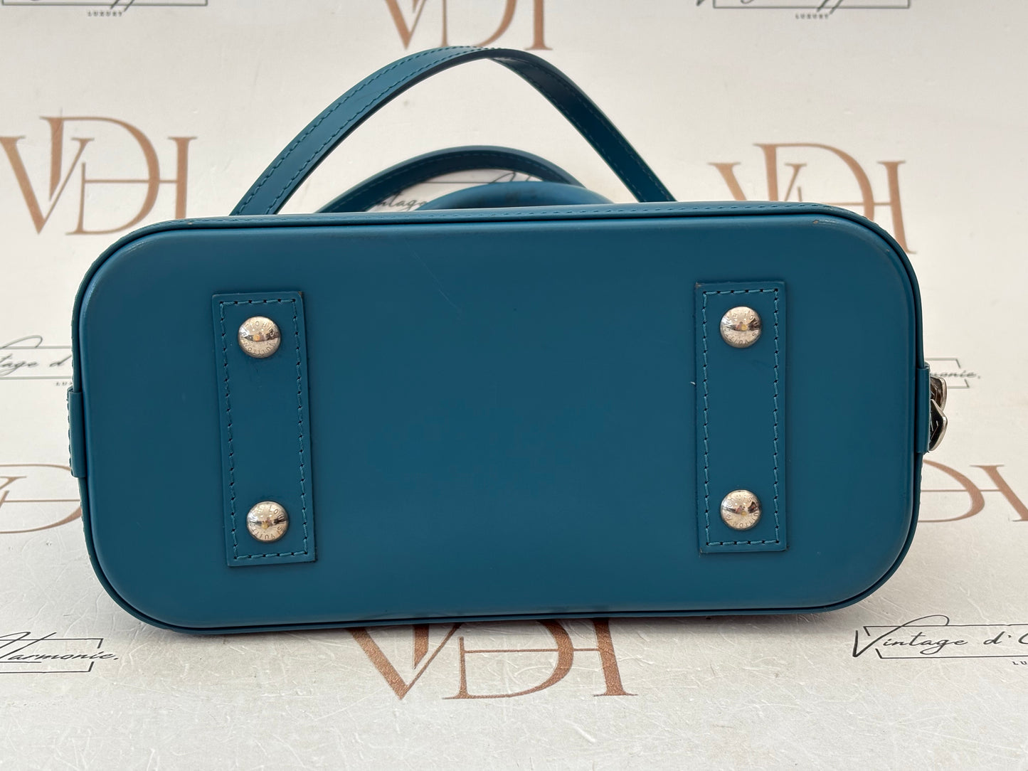 383505 - Louis Vuitton Alma BB Epi Blue