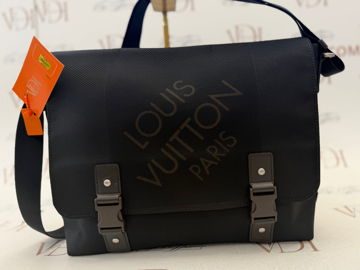 019004 - Louis Vuitton geant roux